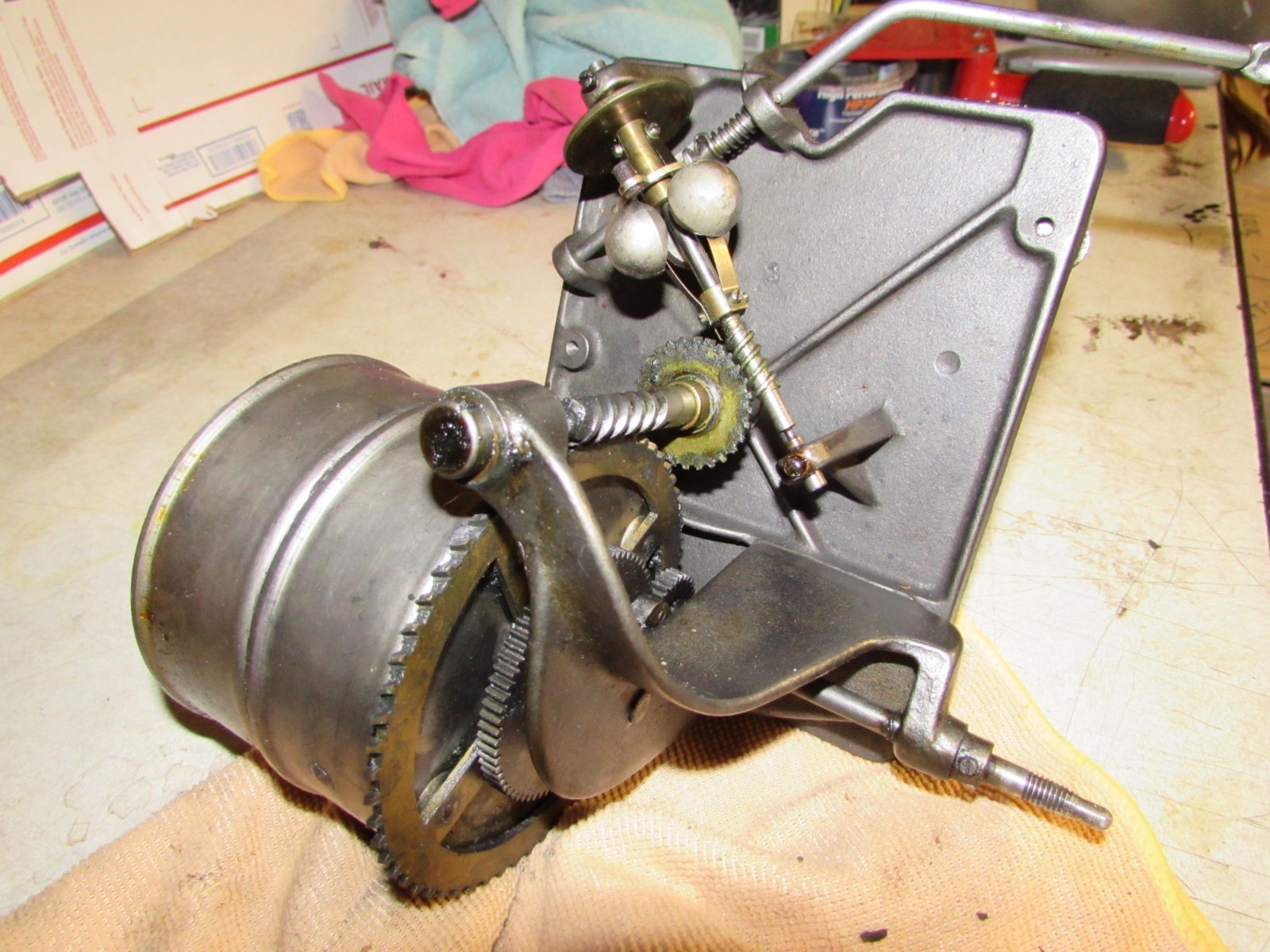 * VICTOR TALKING MACHINE * Model III Motor * VERY NICE * needs spring(s) *