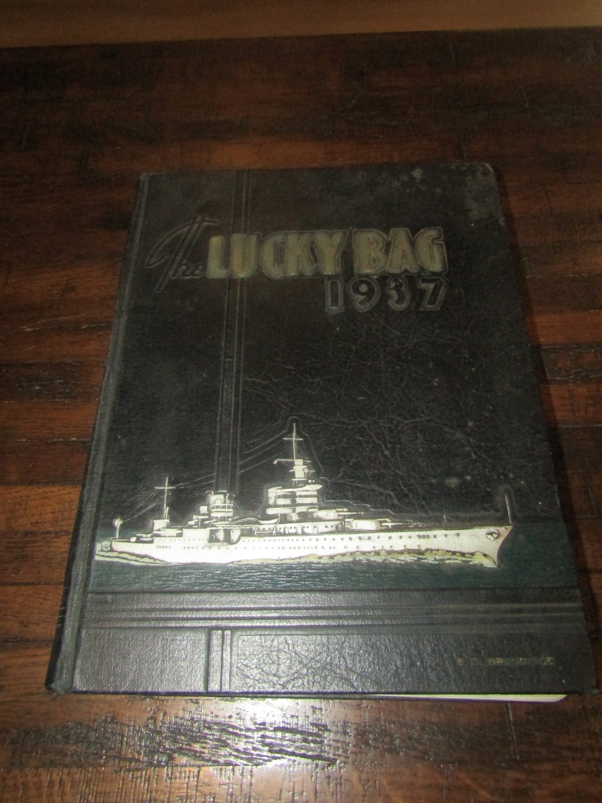 1937 THE LUCKY BAG UNITED STAES NAVAL ACADEMY MIDSHIPMEN YEARBOOK