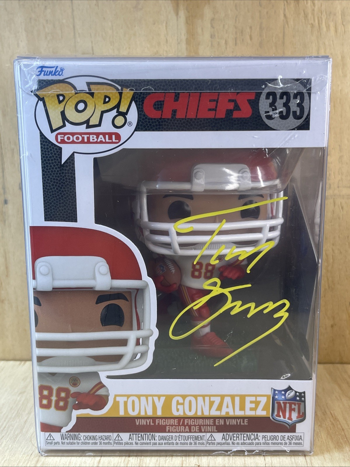 Signed Tony Gonzalez Funko Pop #333 Kansas City Chiefs w/Coa