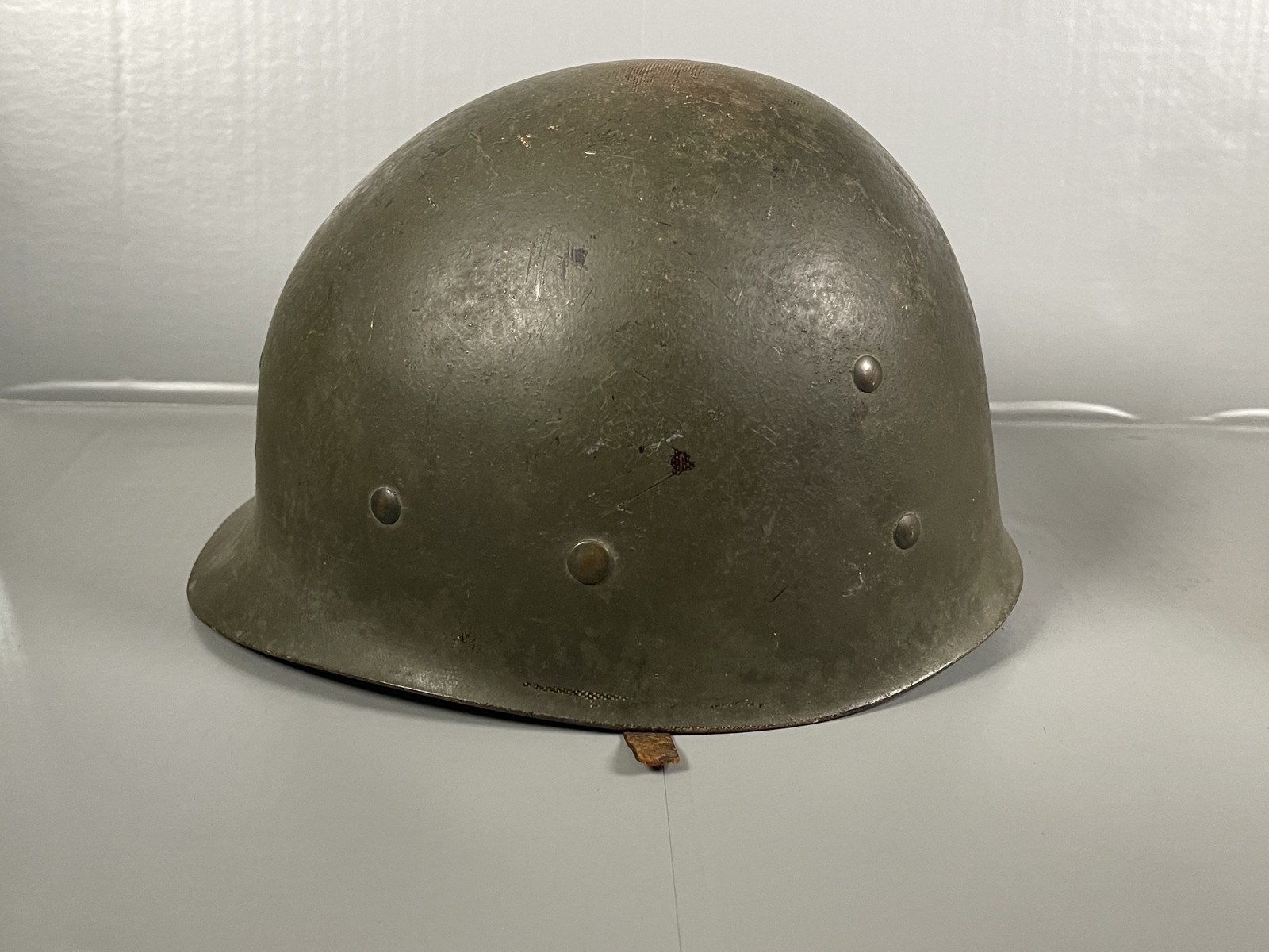 Early WWII high-pressure M1 helmet liner, likely Westinghouse early rayon 1942