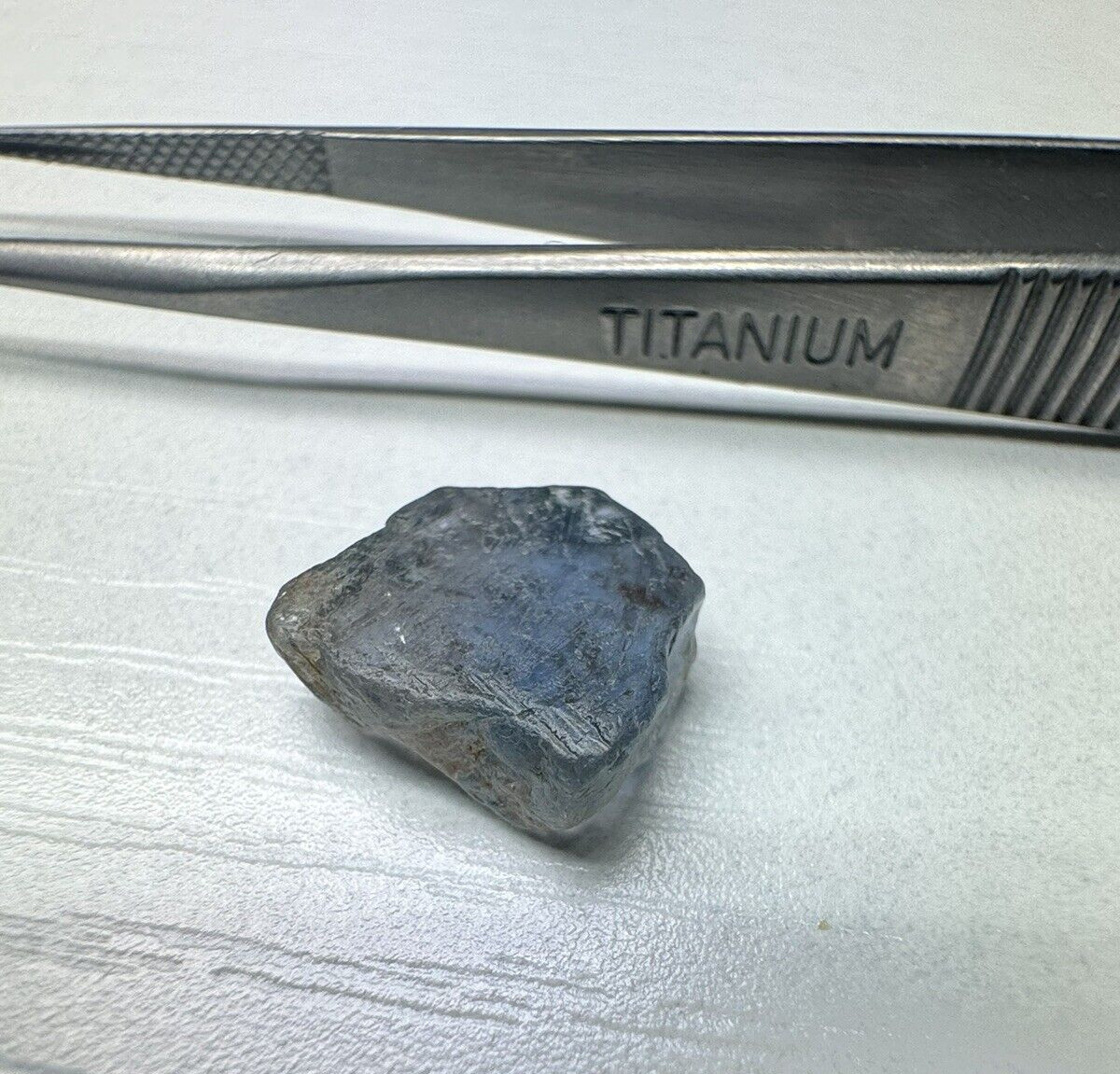 Sapphire Med Purple Blue  clean faceting rough gemstone Tanzania 6.54 carats
