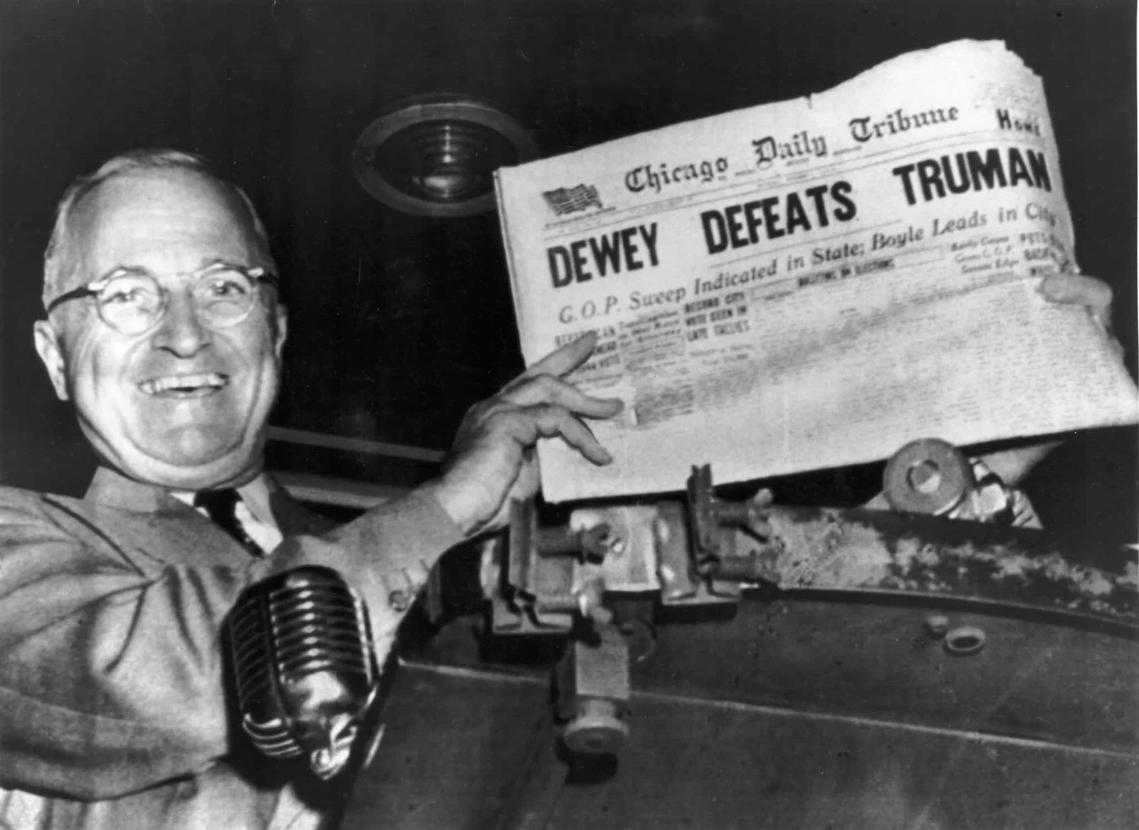 Dewey Defeats Truman Newspaper 1948 Presidential Election Picture Photo 6x8