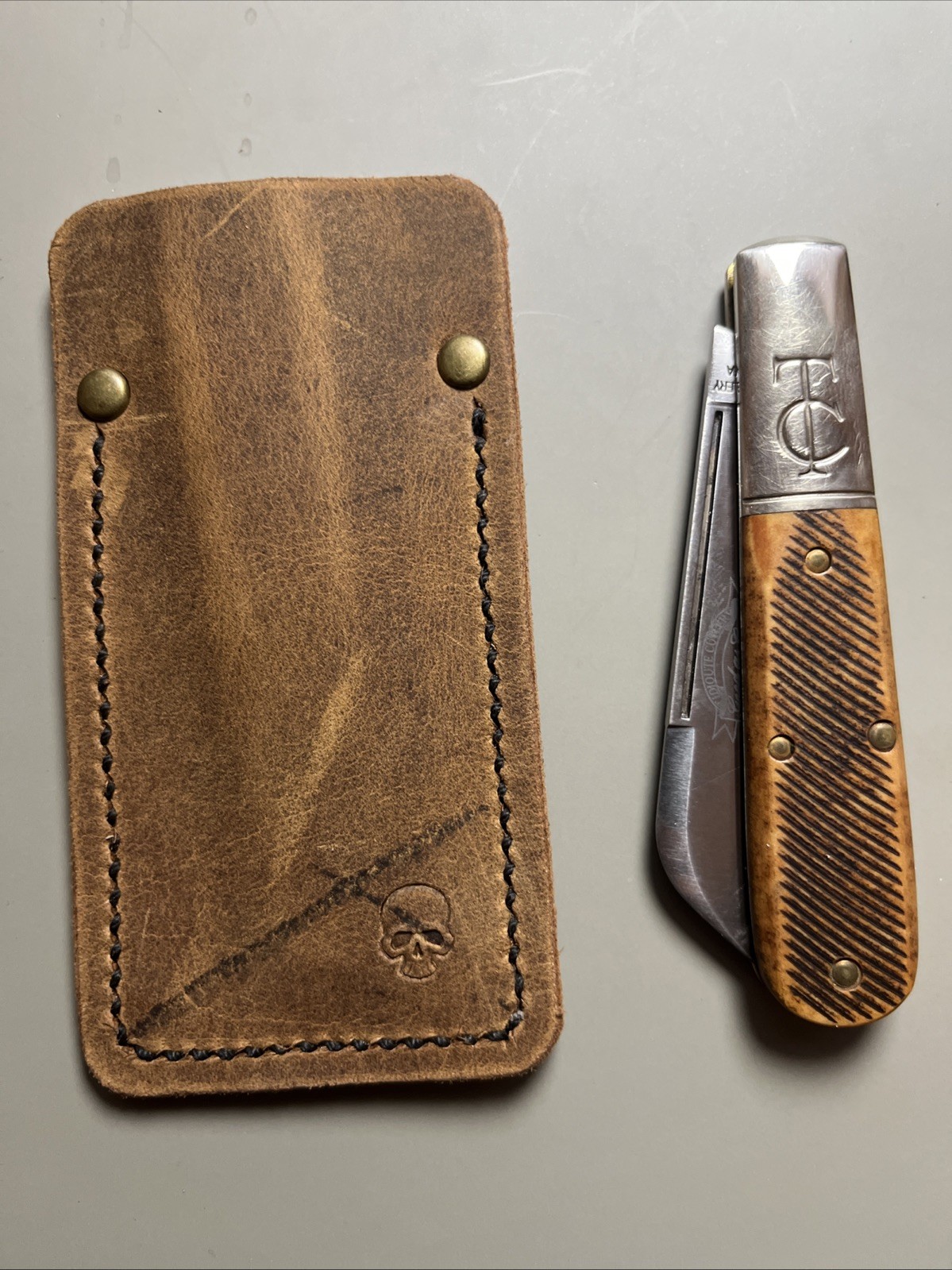 GEC 15 Leather Slip Fits Similar Sized Knives GEC 15 Leather Slip Fits Similar Sized Knives