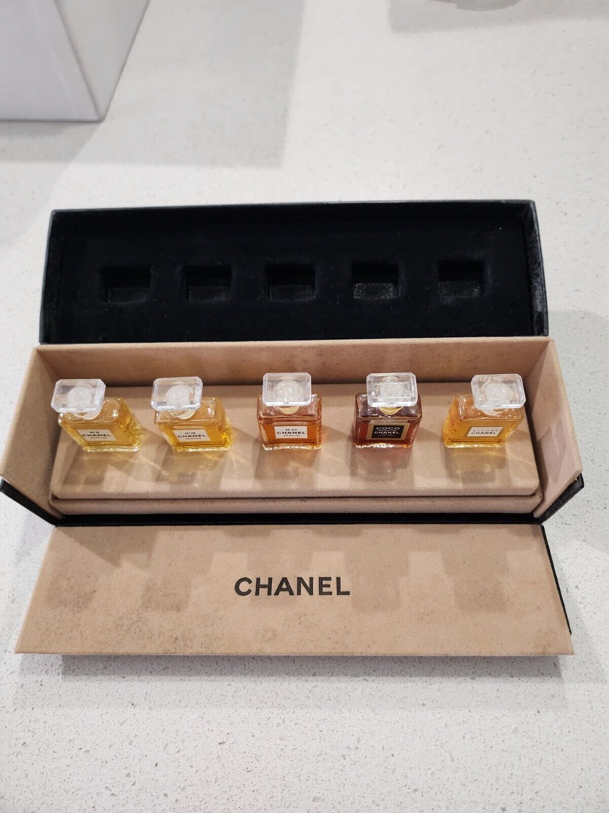 Authentic Chanel Vintage 5 Mini Perfum Set.Sold As Collectible.