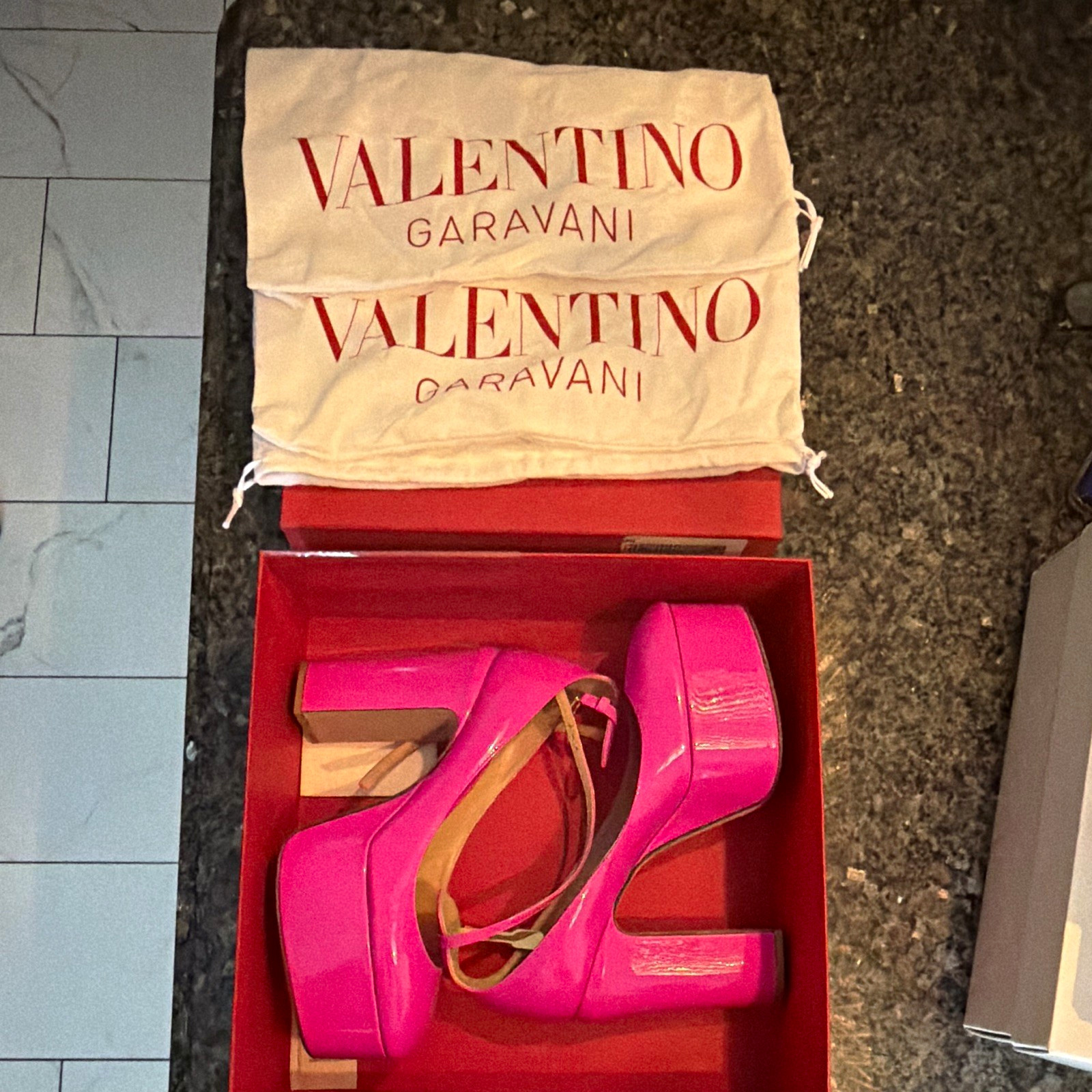 Valentino Garavani Pink Patent Leather Platform Ankle Strap Heels EU 39 US 9