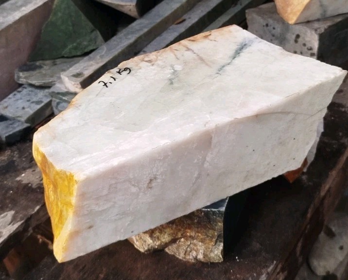 Natural Rough Idocrase Stone – Raw Hydrogrossular – White Idocrase – 7,100 Grams