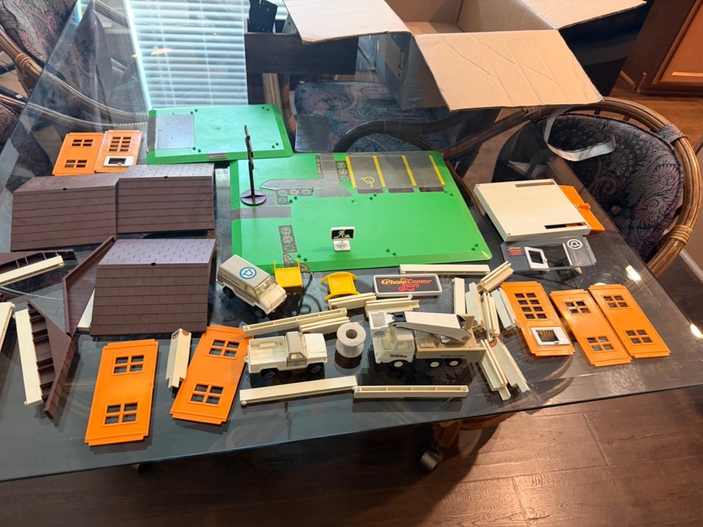 Vintage 1970's Bell South Phone Center Store Playset Die Cast rare