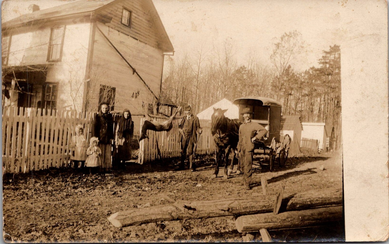 Family Or Rural Homestead Scene People & Wagon RPPC Real Photo Postcard 4P23-7