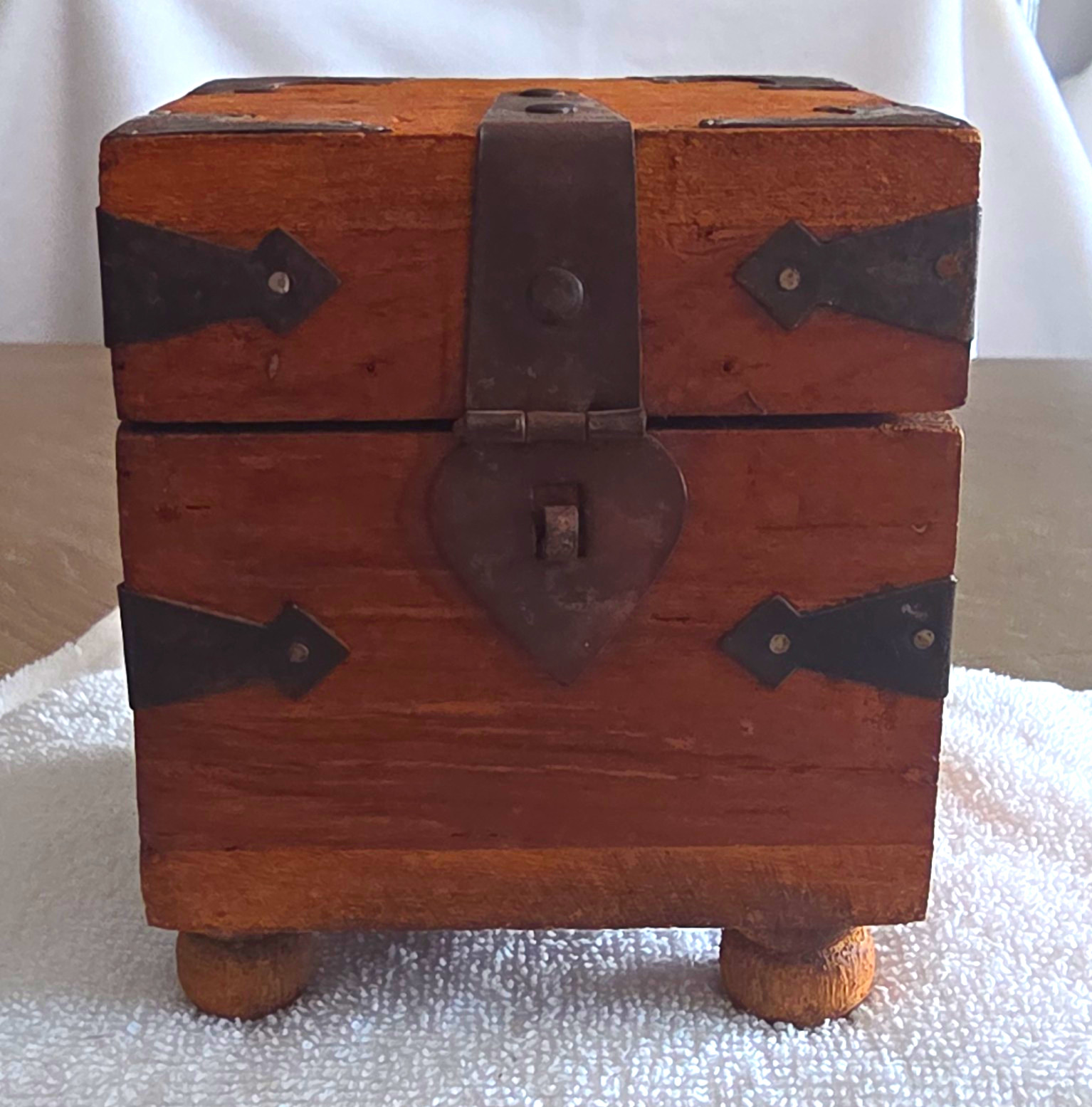 VTG Small Rustic Carved Wooden Storage Box Antique Finish, Metal Latch, Brown