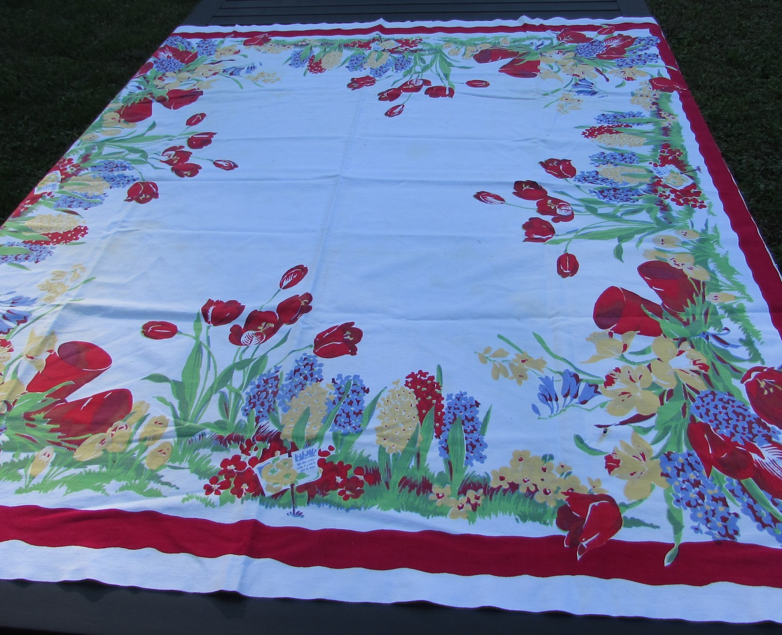 Vintage 1940s/50s cotton tablecloth Wilendur Tulip Hyacinths Farmhouse CUTTER