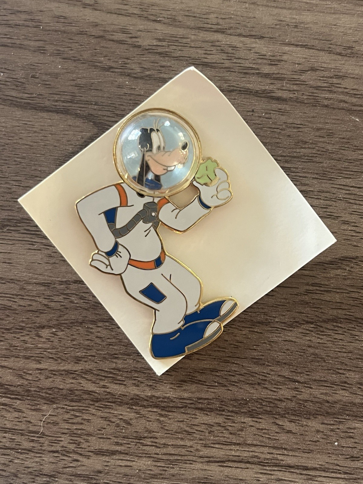 Disney Astronaut Goofy With 3D Domed Helmet Limited Edition 500 Pin 2006 PP56214