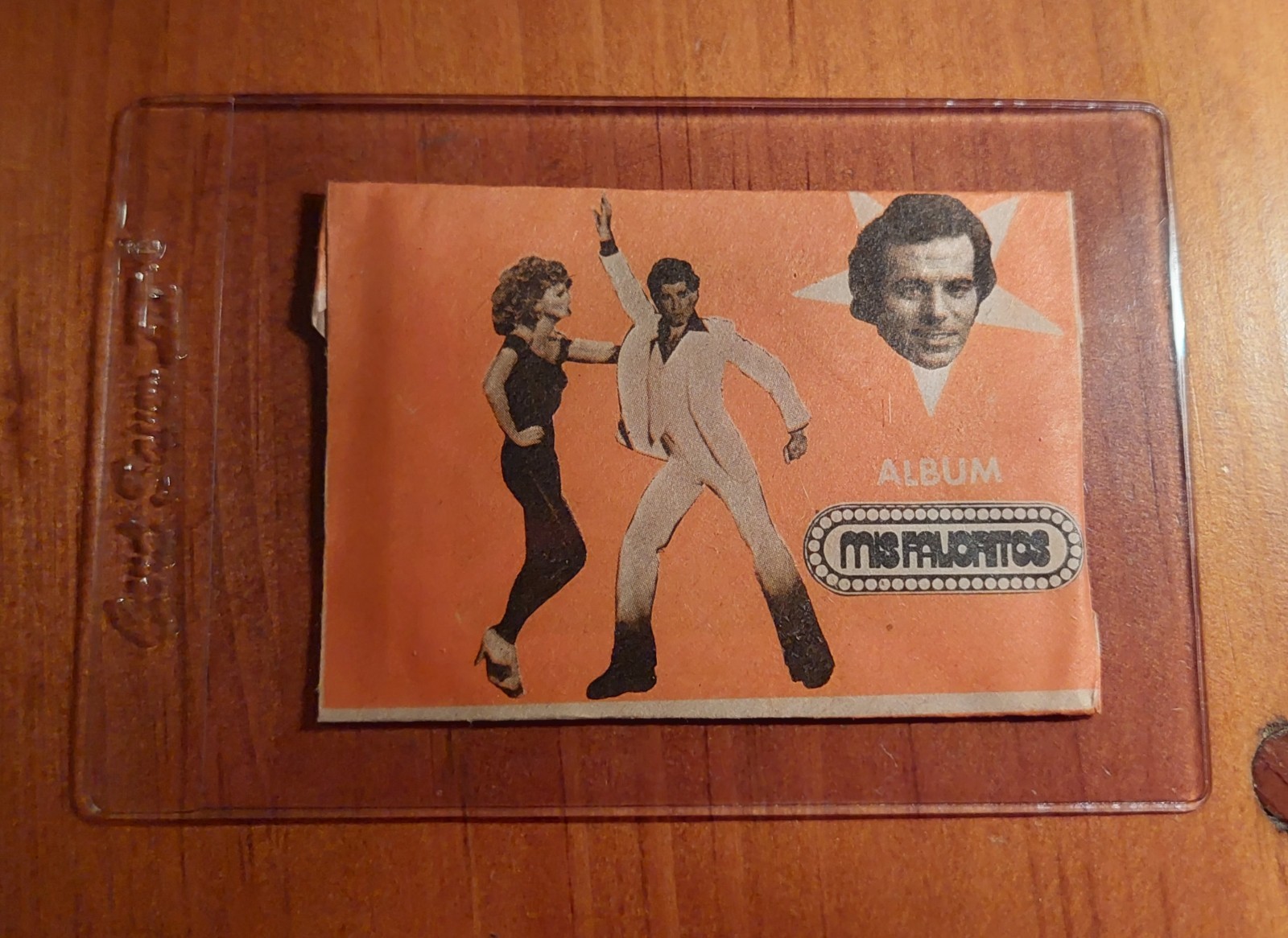 1978 MY FAVORITES UNOPENED MOVIE STICKER PACK - TRAVOLTA EASTWOOD MIS FAVORITOS