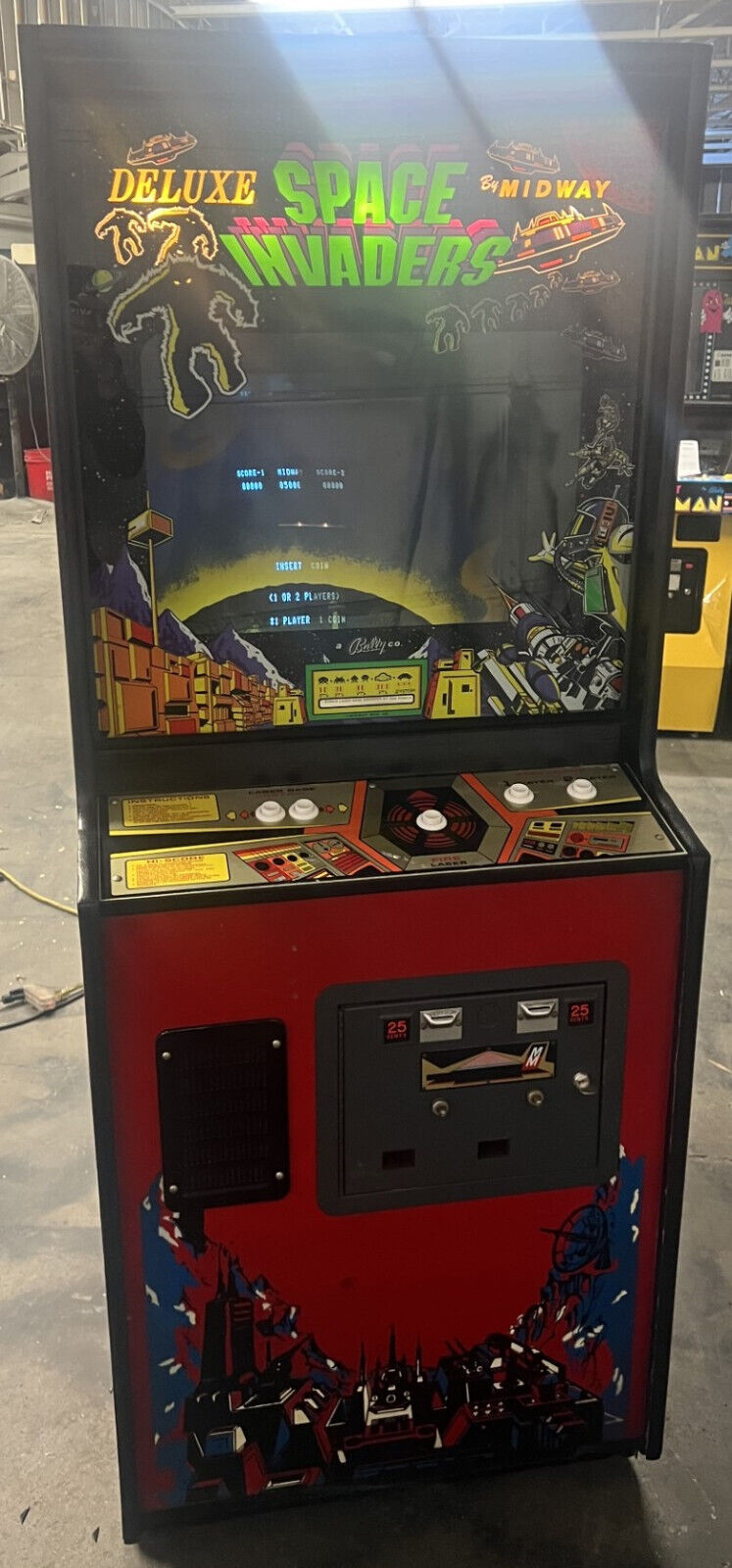 SPACE INVADERS DELUXE ARCADE MACHINE by MIDWAY 1980 (Excellent Condition) *RARE*
