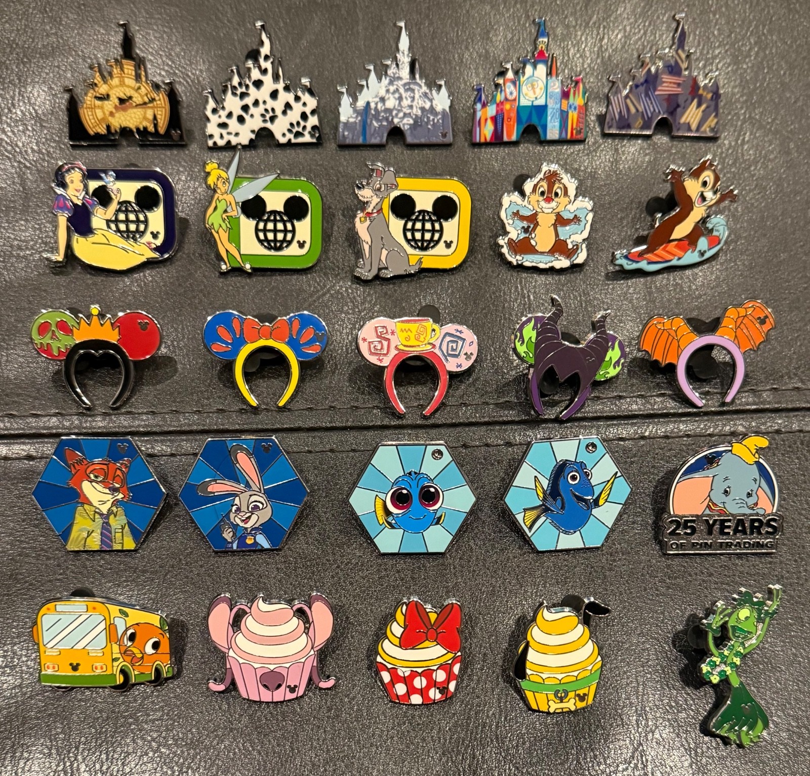 Lot of 25 Authentic Disney Parks Trading Pins- Mix of Disneyland & WDW Pins