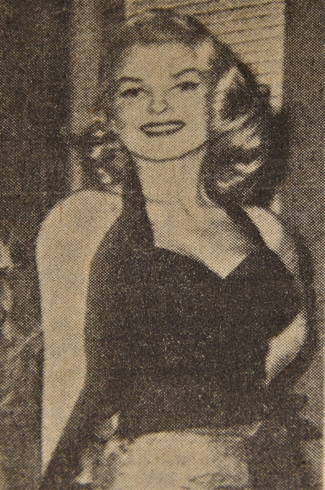 Vintage Advertisement, PASCO, WA, Pin-Up Show Girl To Marry Bing Crosby's Son
