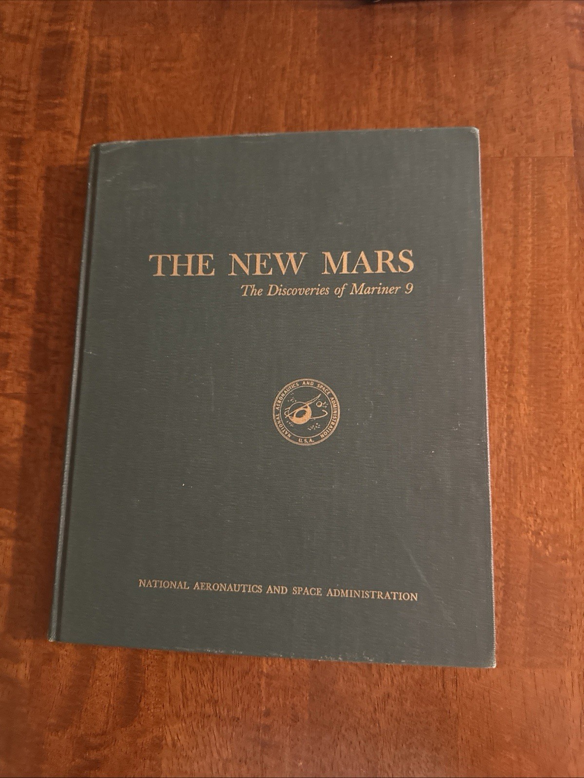 1974 NASA The New Mars Mariner 9 SP-337 Hardcover Illustrated + Mars Maps