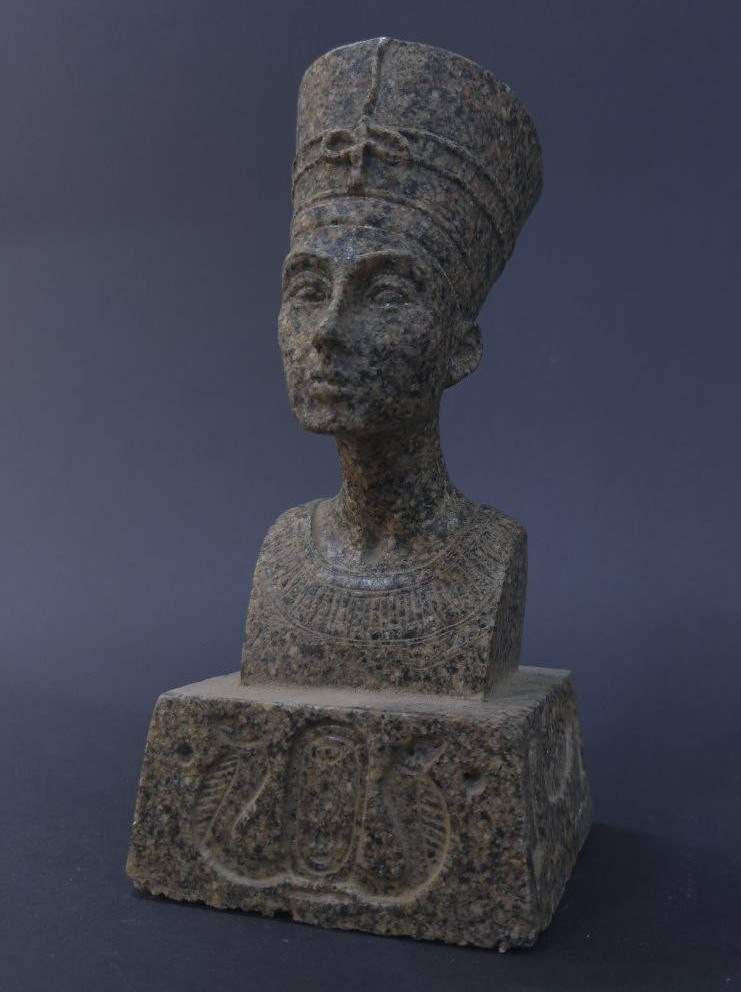Authentic Ancient Egyptian Antiques Nefertiti Stone Bust Royal Queen Artifact BC