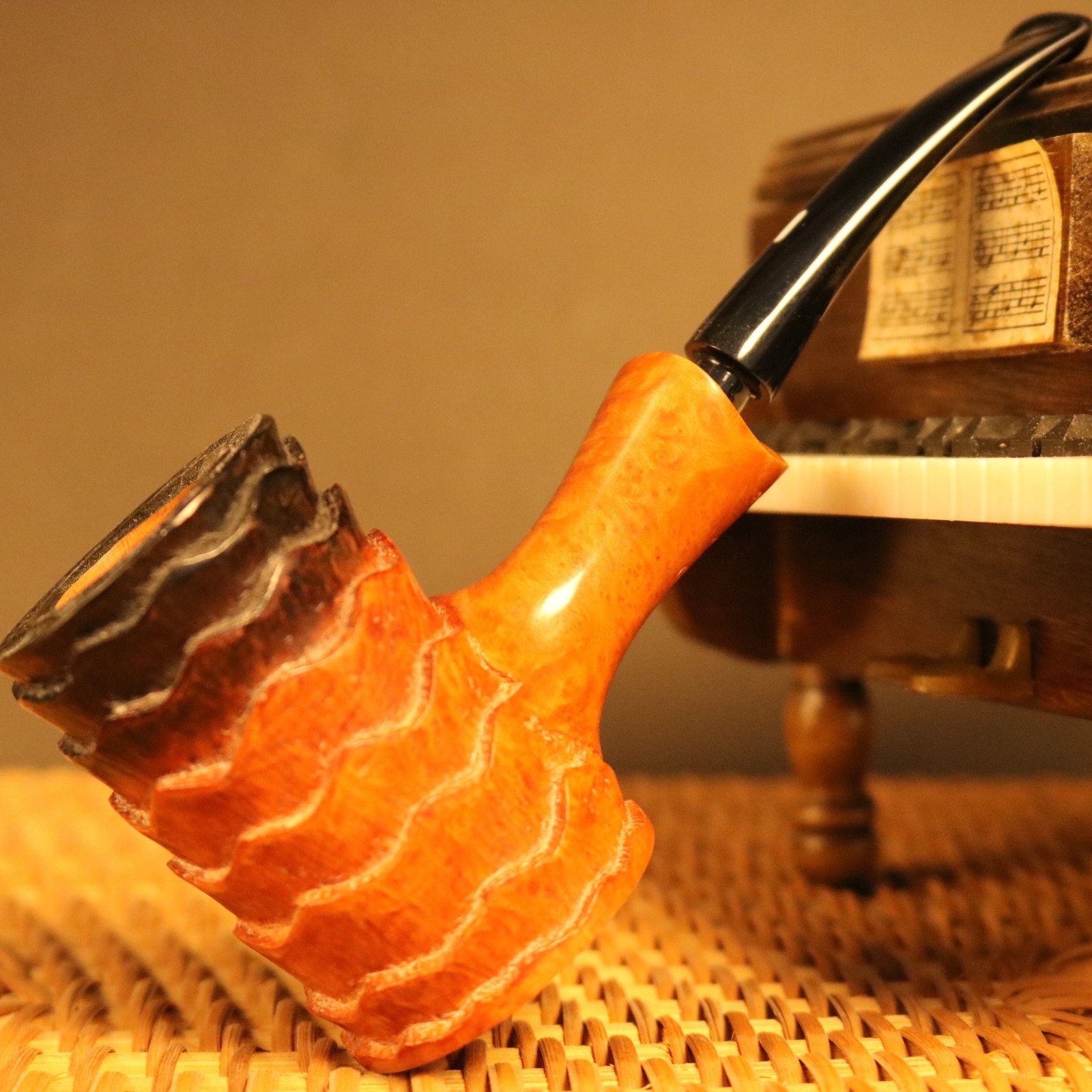 Castello smooth-finish gradient hammer handmade briar pipe