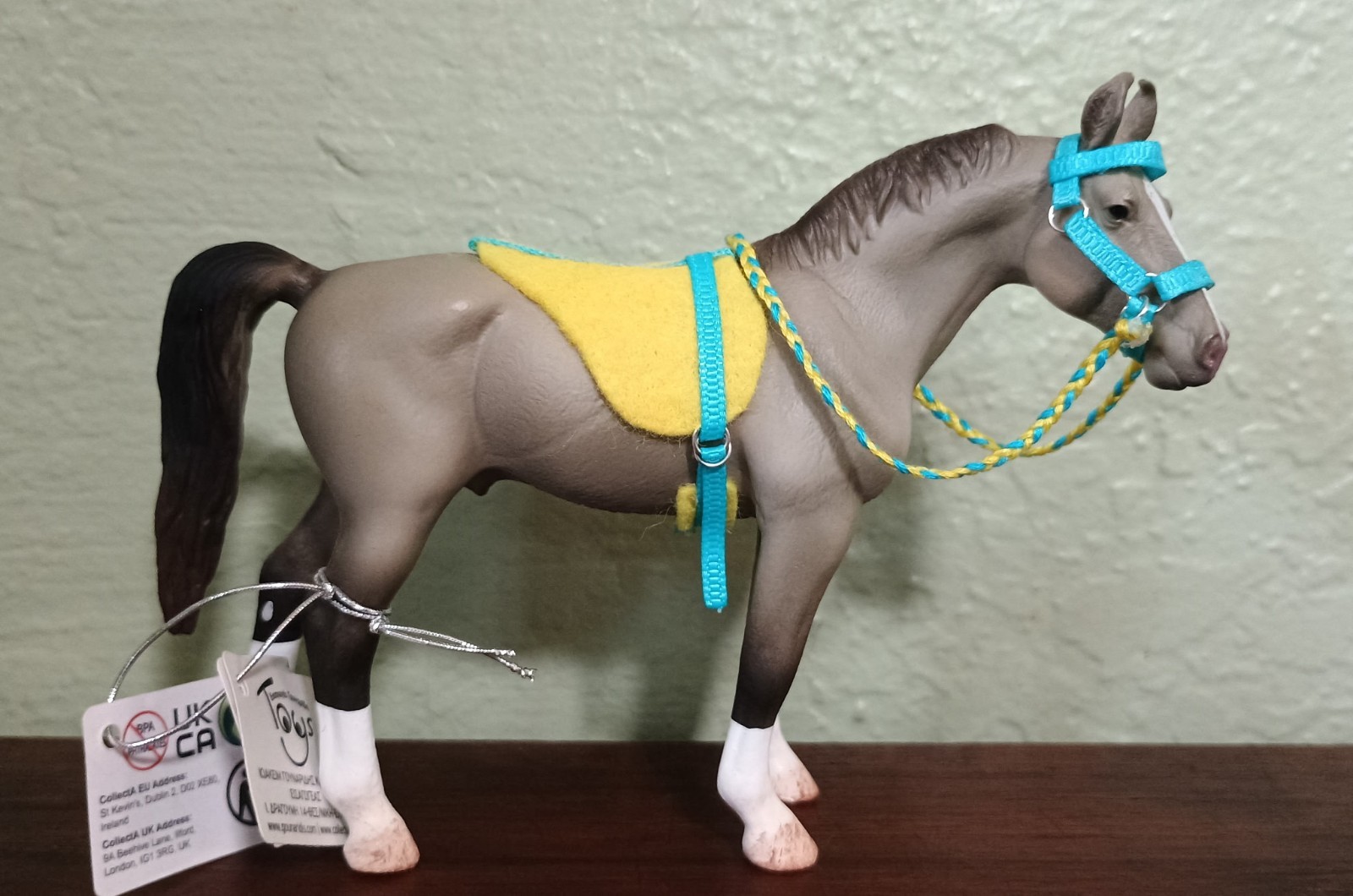 Schleich & CollectA  Standard Model Horse Bareback Set Yellow and Aqua Blue