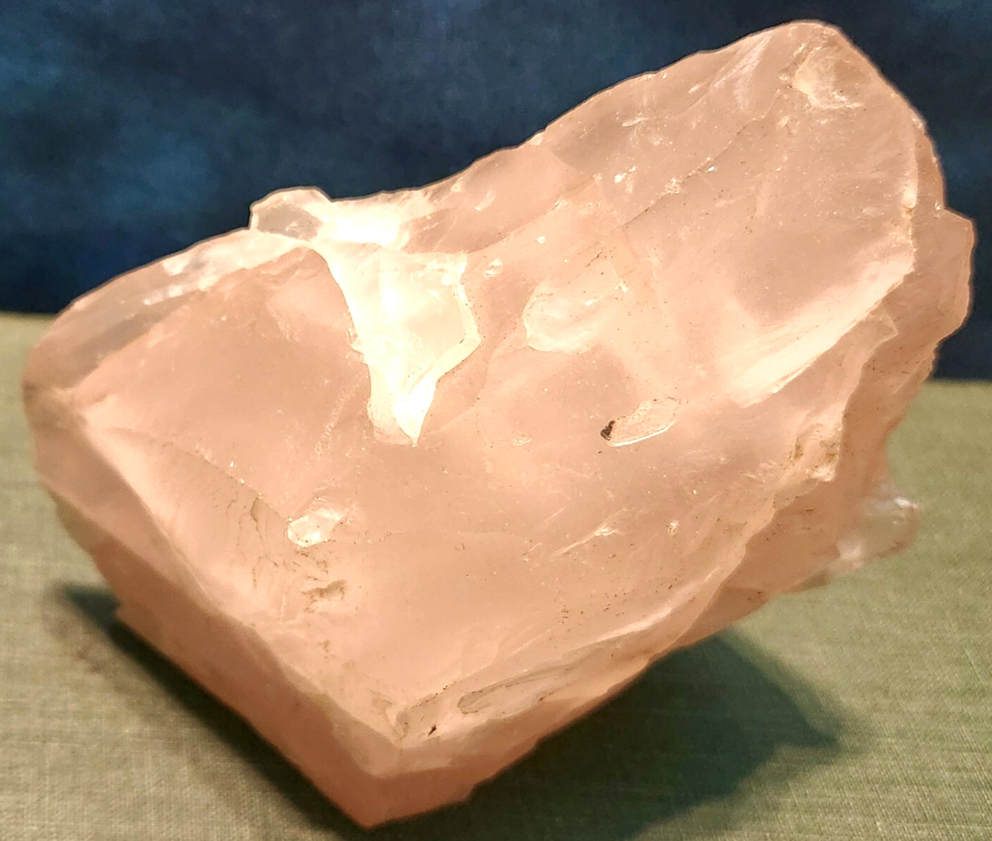 1 Pc of Rose Quartz 510 gm 1.12 lbs, Width 3” 7cm, Length 4” 10cm, Height 2