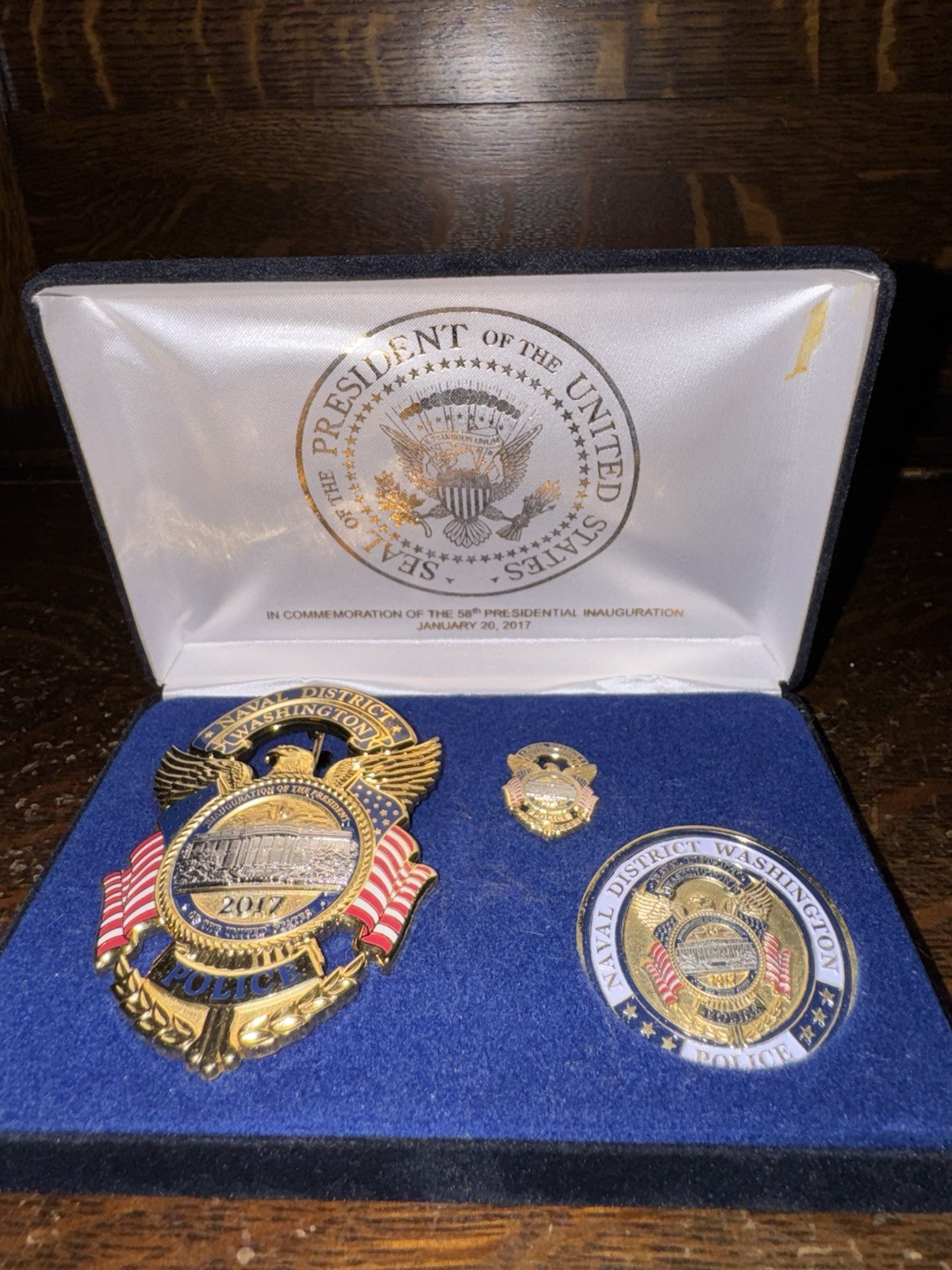 RARE 2017 Commemorative Inaugural Washington Collectible Badge, Coin & Pin