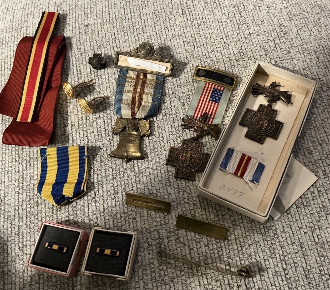 Vintage Spanish American War Veteran Uniform Buttons, Medals, Pins, Ribbons