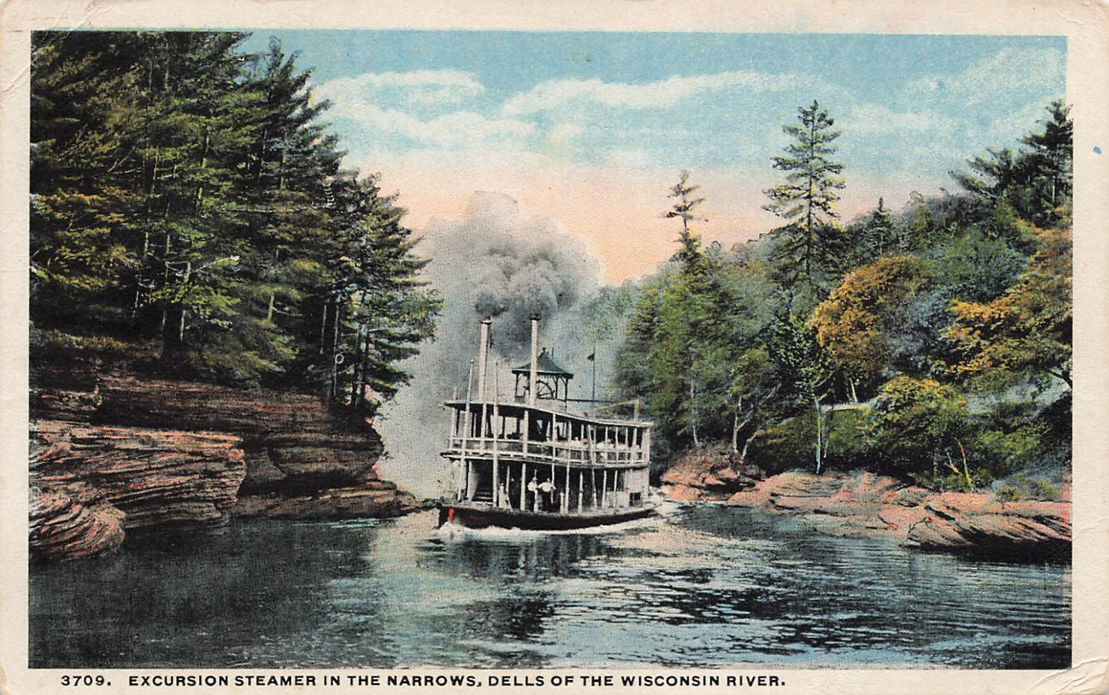 EXCURSION STEAMER IN THE NARROWS POSTCARD DELLS OF WISCONSIN RIVER 1918