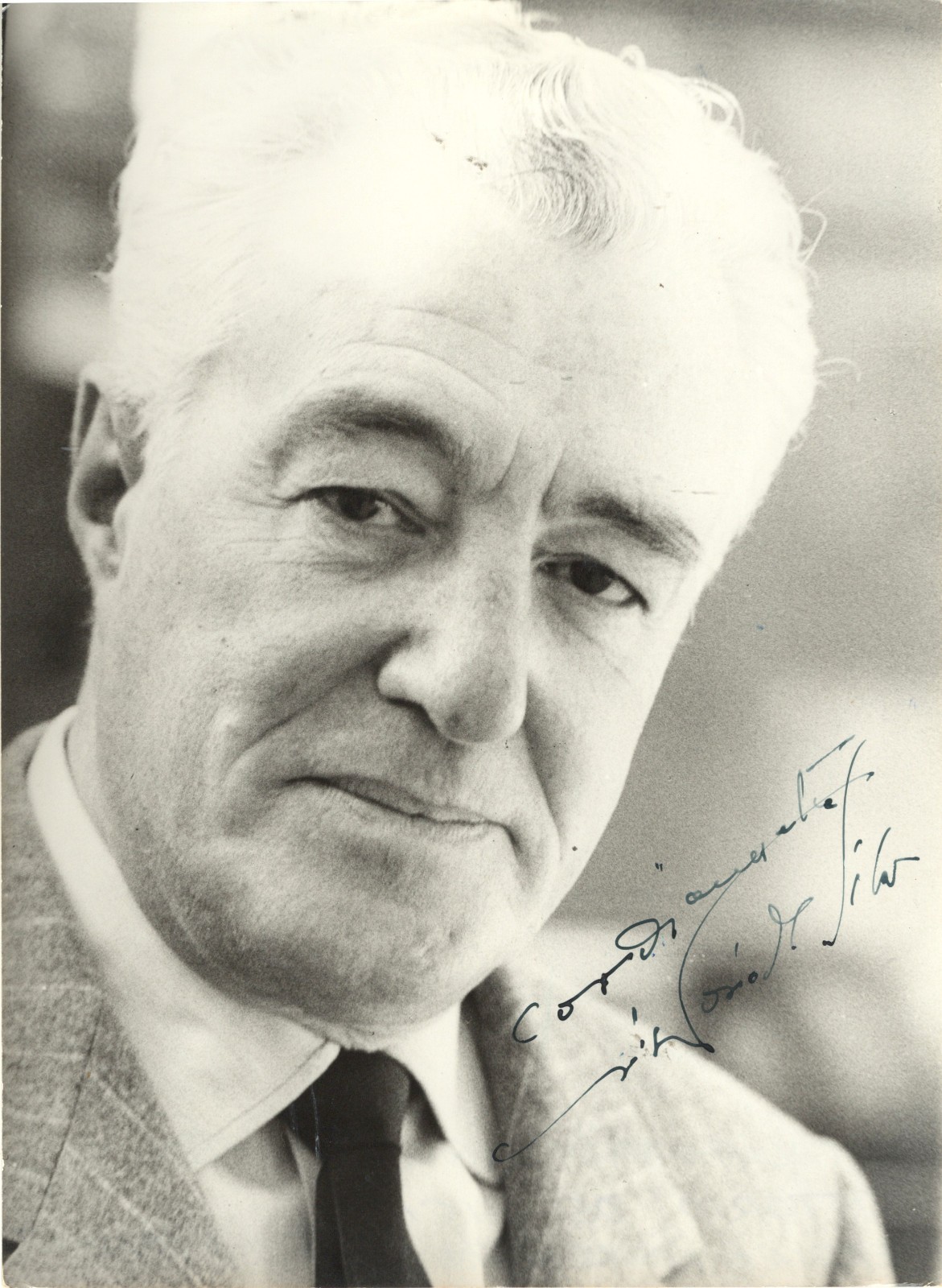 NOTABLE ITALIAN FILM DIRECTOR & ACTOR VITTORIO DE SICA, SIGNED VINTAGE PHOTO