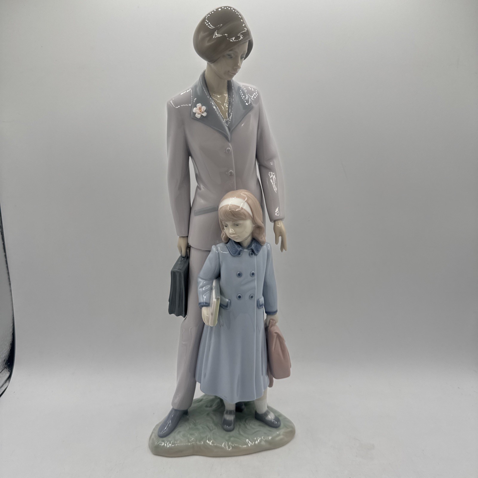 Lladró “On Our Way” #6544 Perfect Condition Porcelain Figurine Mother Daughter