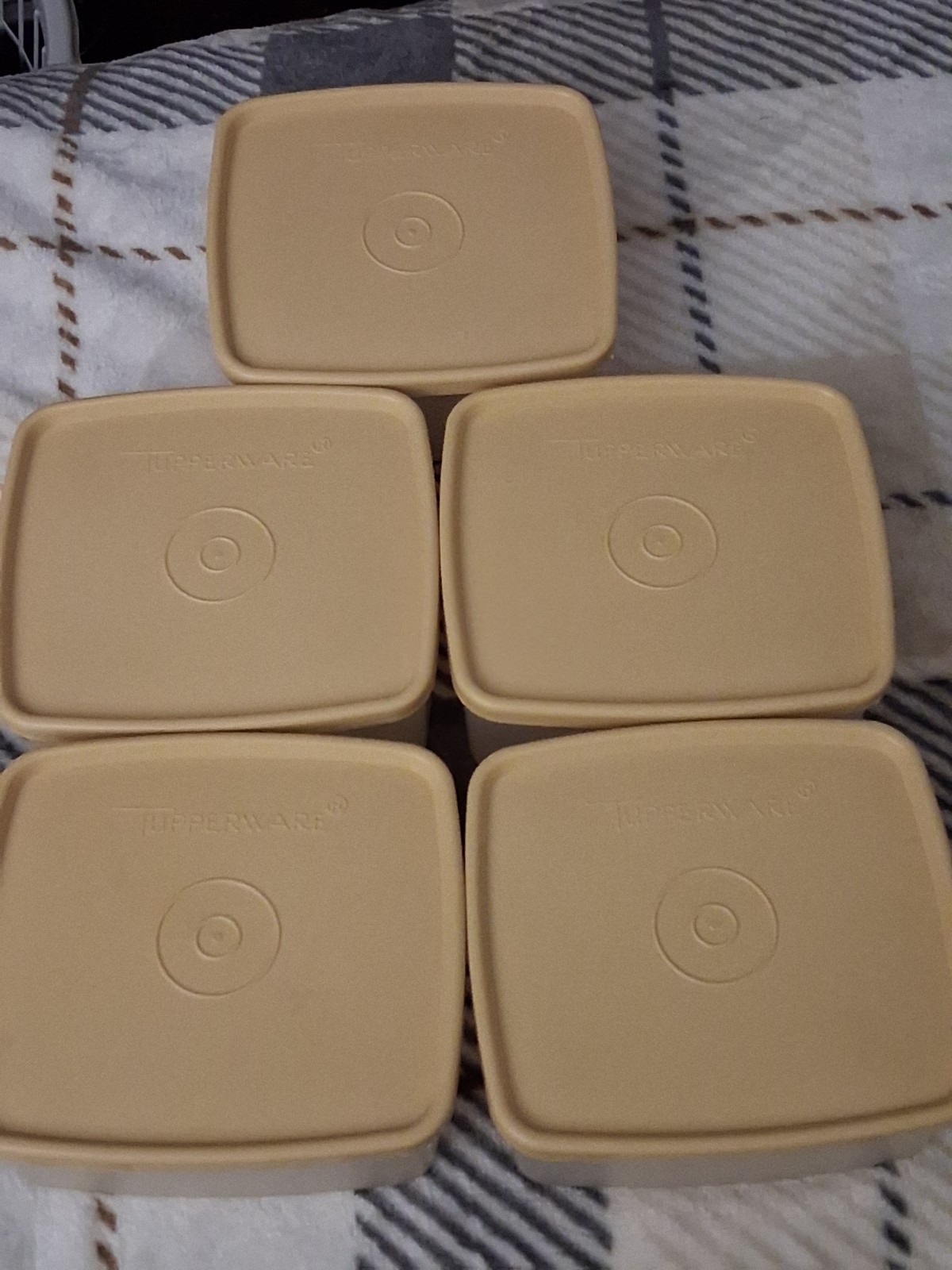 Vintage Tupperware Tan Square Round 311 With Cream Lid Seal 310 Lot Of 5