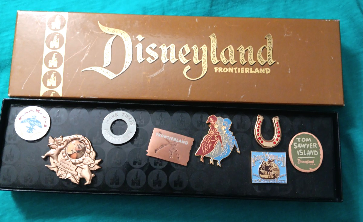 Disneyland Frontierland 50th 8 PINS Boxed Set RARE DISNEY Collection HTF Retired