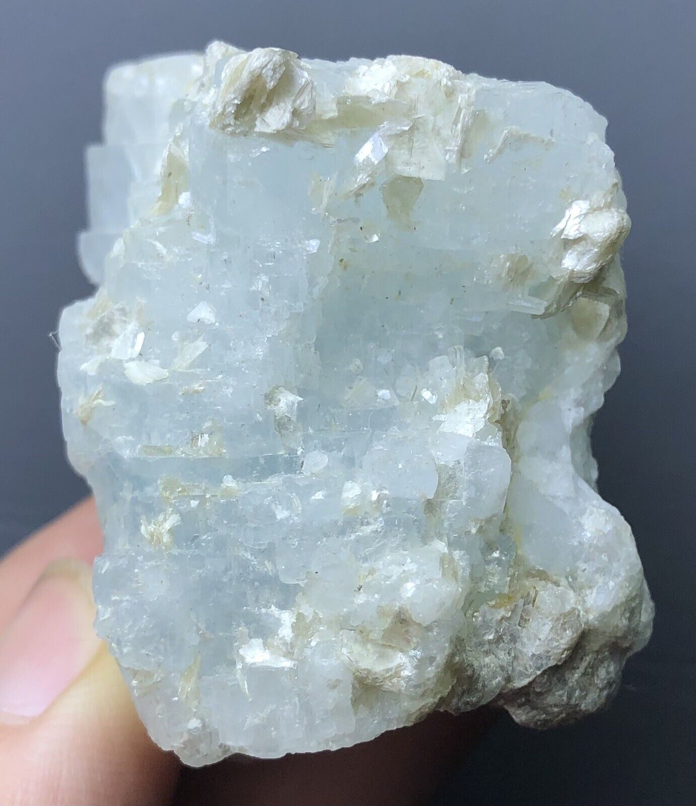 298 carat Beautiful Natural Aquamarine crystal Specimen from Pakistan