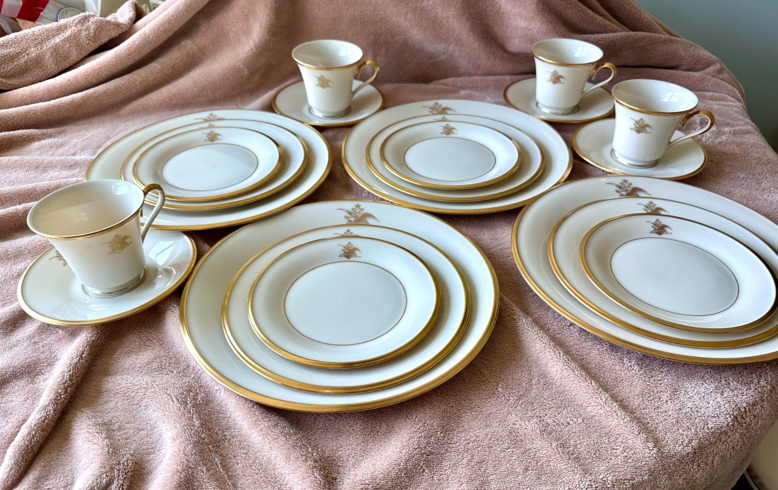 Anheuser Busch Executive Lenox China (discontinued) 4 place Settings