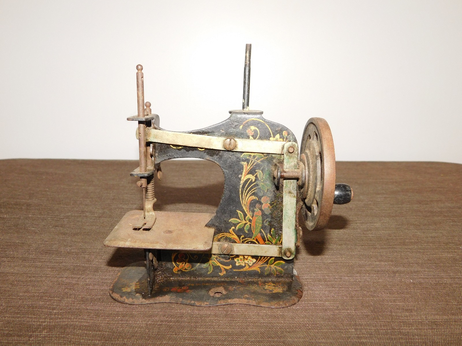 VINTAGE ANTIQUE 6\