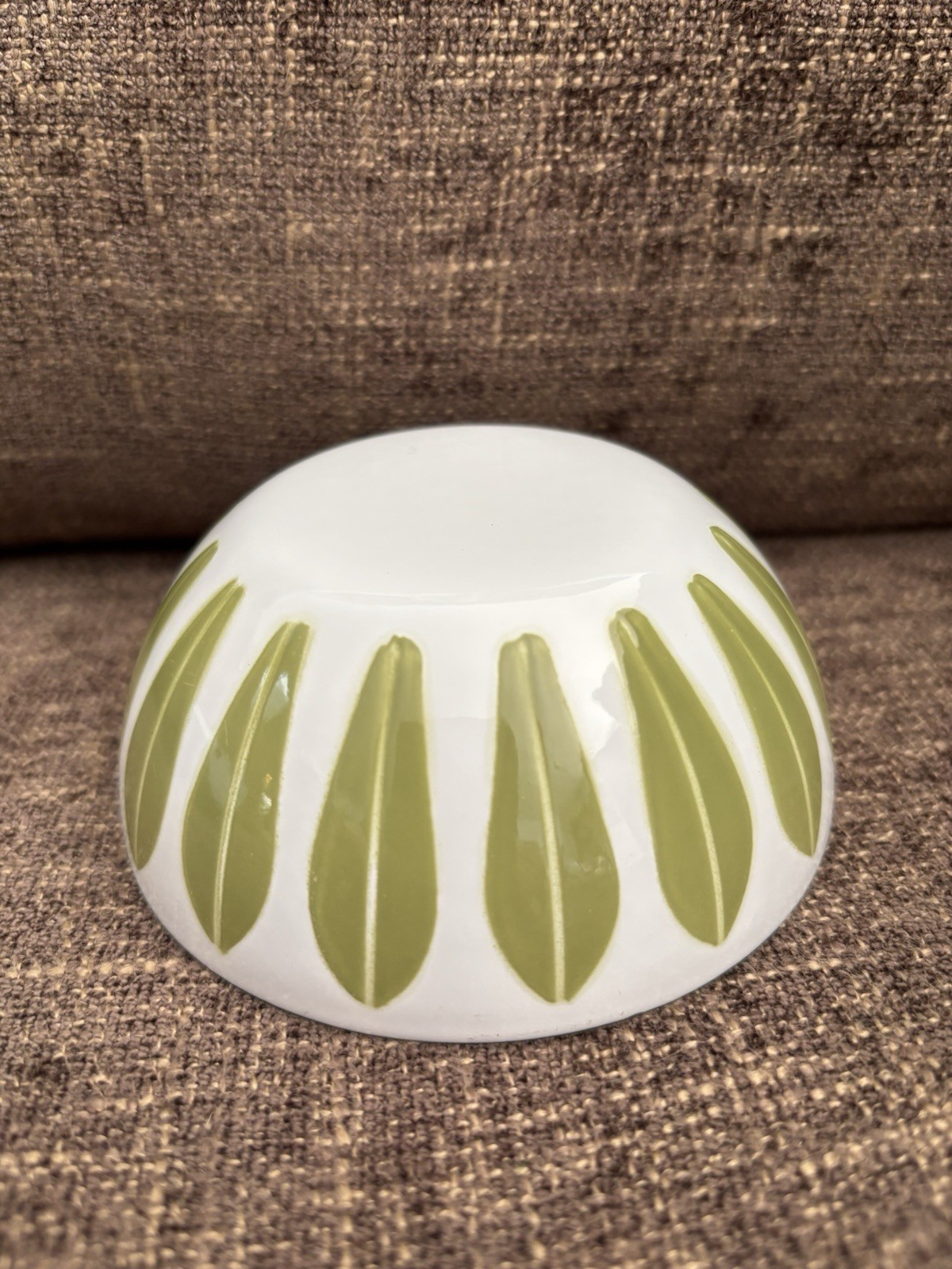 CATHRINEHOLM 4” WHITE WITH AVOCADO GREEN LOTUS BOWL GLOSSY NEAR MINT EXCELLENT