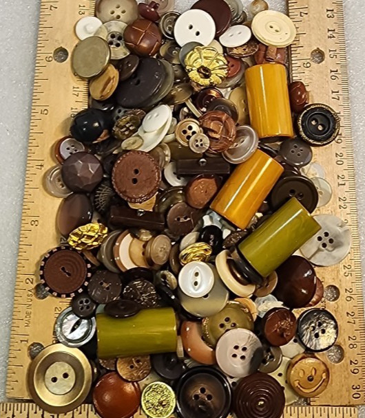 250 Buttons - Mostly Vintage from Estate Collection - #34 Please read descriptio