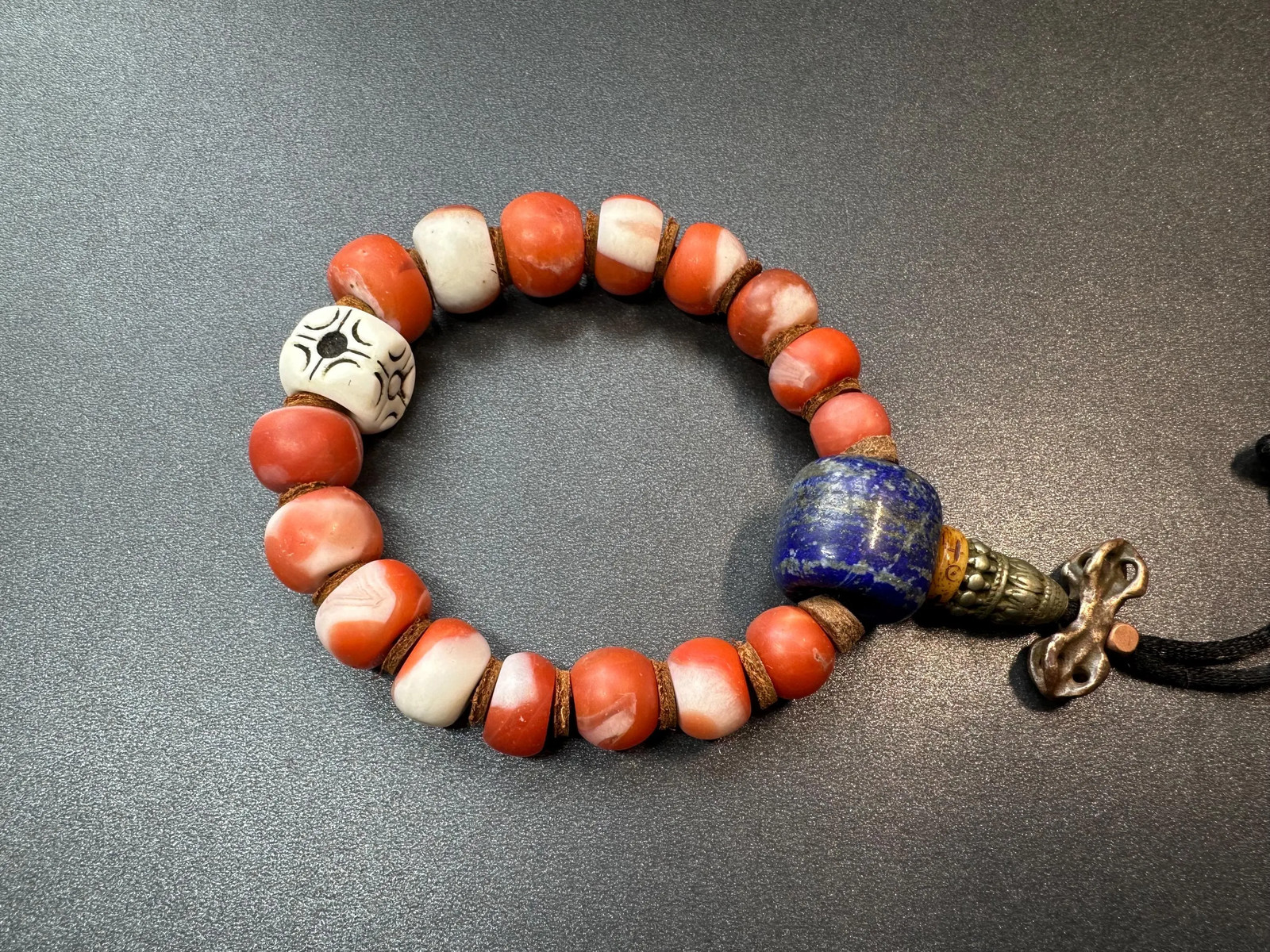 Tibetan Style Nanhong Agate Bracelet with Lapis Lazuli Guru Bead | Adjustable H