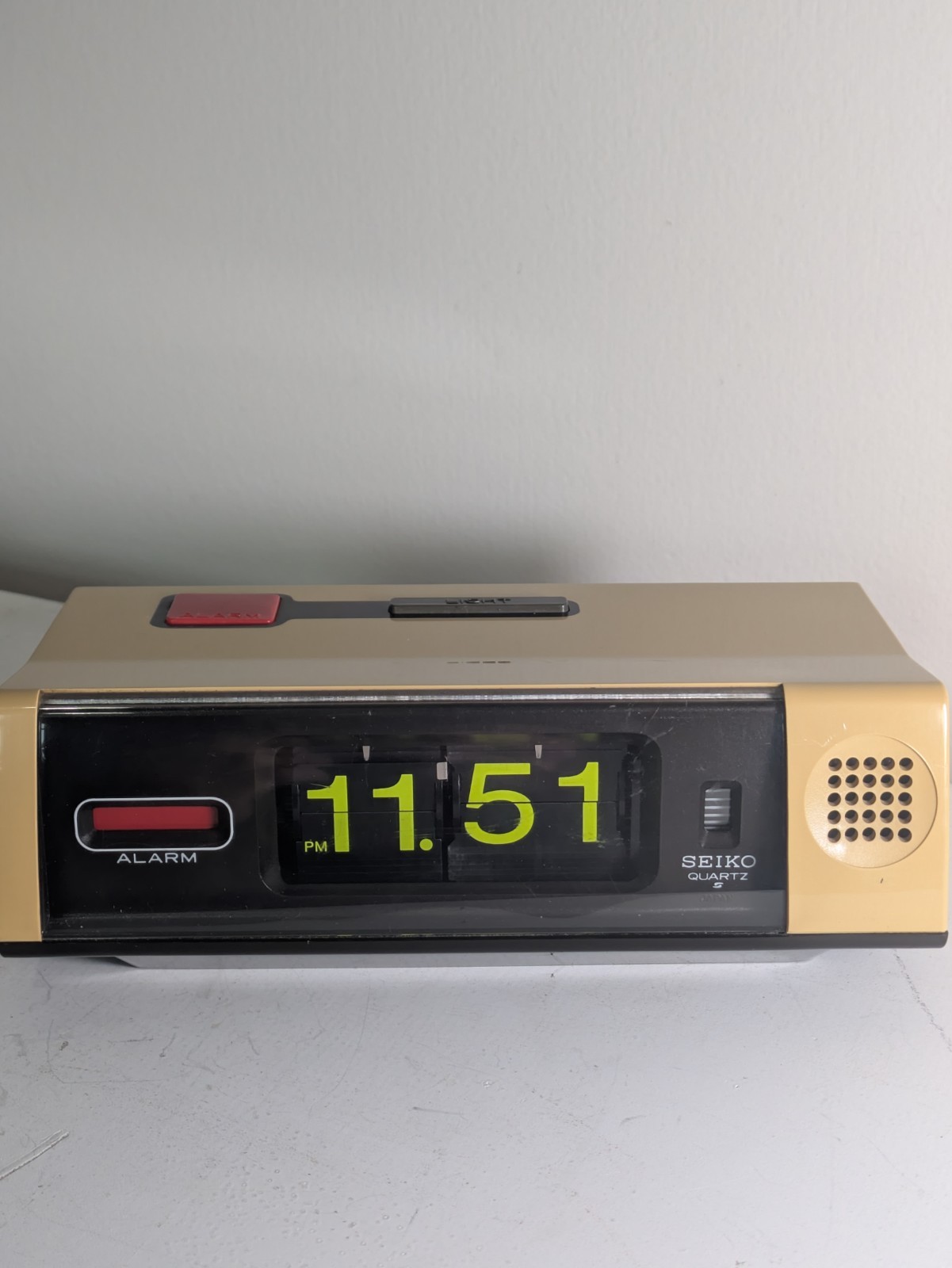 VTG Seiko Quartz Flip Clock QN 501C Showa Patapata Battery Op Green #s Tan NICE