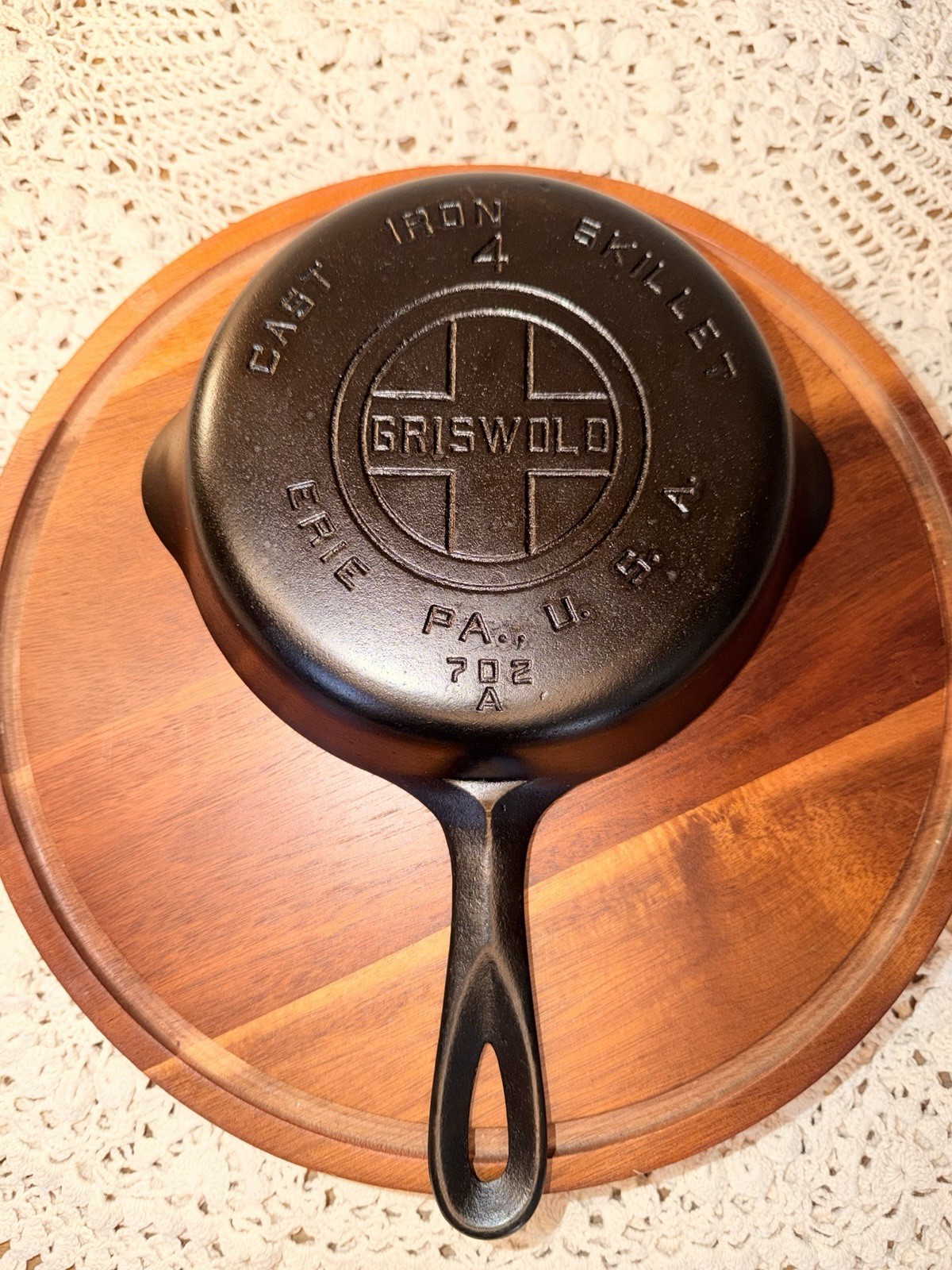 Griswold Cast Iron Skillet #4 702 Large Block Logo Fully Restored Sits FLAT