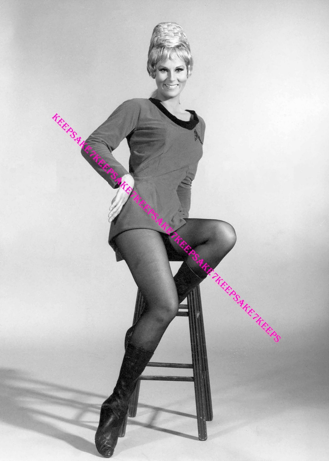 YEOMAN JANICE RAND - ACTRESS GRACE LEE WHITNEY BEAUTIFUL LEGGY 5x7 PHOTO BA-JRAN