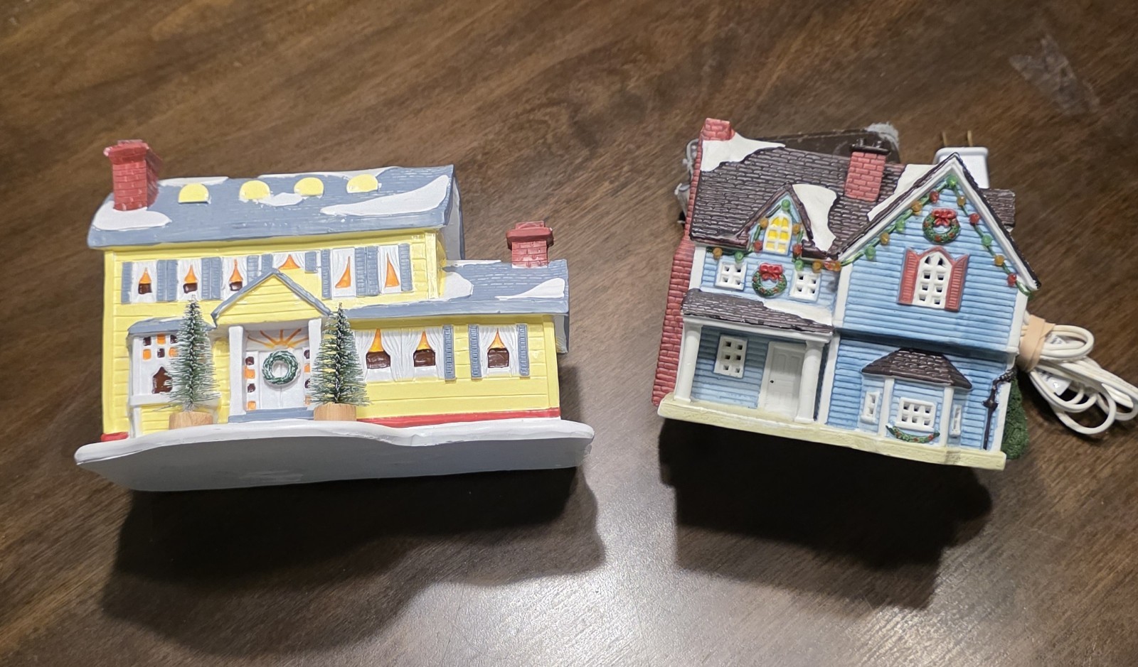 VTG 1994 Vintage LEMAX Christmas Village Two Story Blue House W/ Lights No Box