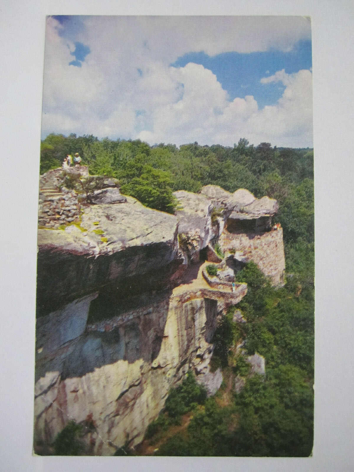 UNDERCLIFF TERRACE AT ROCK CITY LOOKOUT MTN POSTCARD CHATTANOOGA TENNESSEE 1950s