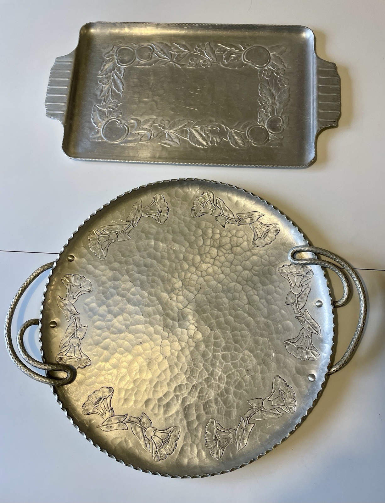 Farberware & Everlasting Hammered Aluminum Vintage Trays Vine Rope Handles