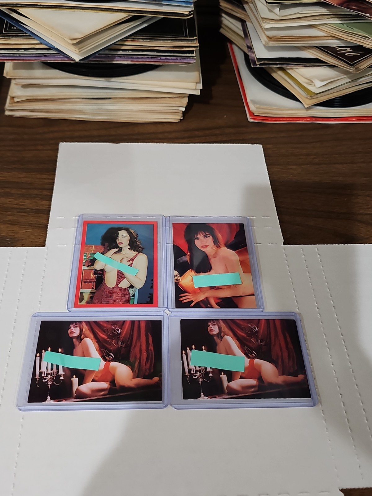 1995 SCREAM QUEENS DEBBIE ROCHON  AUTOGRAPHS 4 PACK WITH LIP PRINTS MEGA RARE