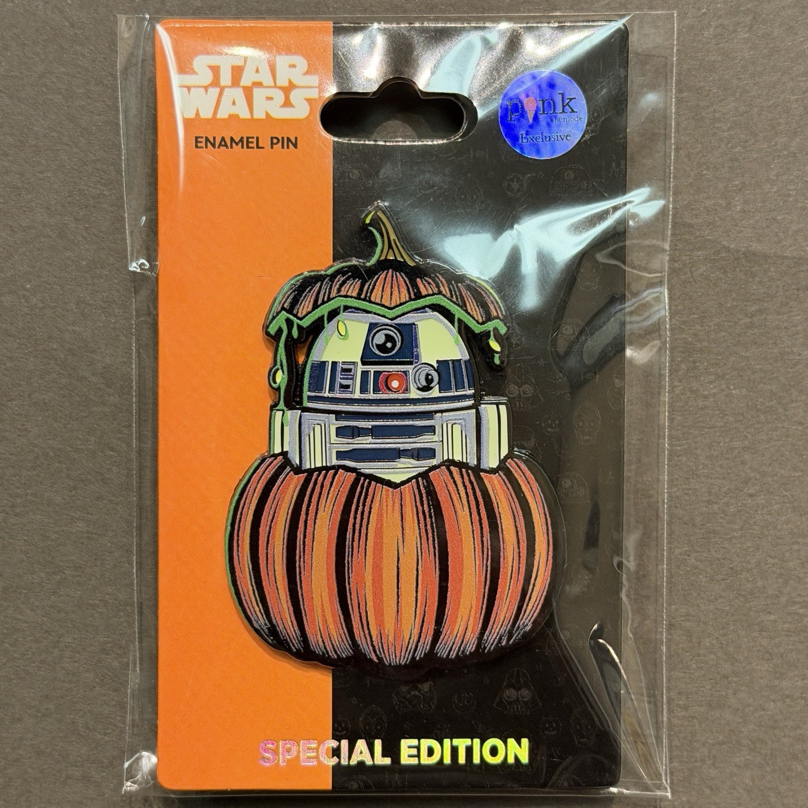Disney Pink A La Mode Star Wars R2-D2 Halloween Glowing Pumpkin LE 200 Pin Disney Pink A La Mode Star Wars R2-D2 Halloween Glowing Pumpkin LE 200 Pin
