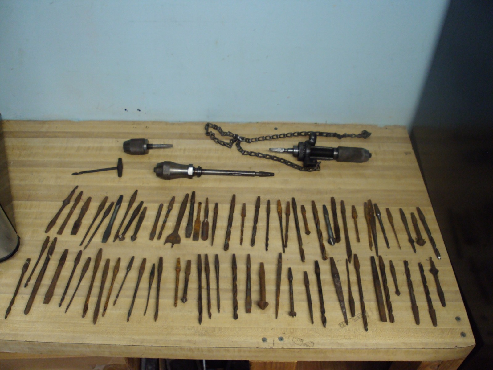 LOT OF BRACE BIT TOOLS GOODELL PRATT CHAIN DRILL BITS MORE BIN 481 LOT OF BRACE BIT TOOLS GOODELL PRATT CHAIN DRILL BITS MORE BIN 481