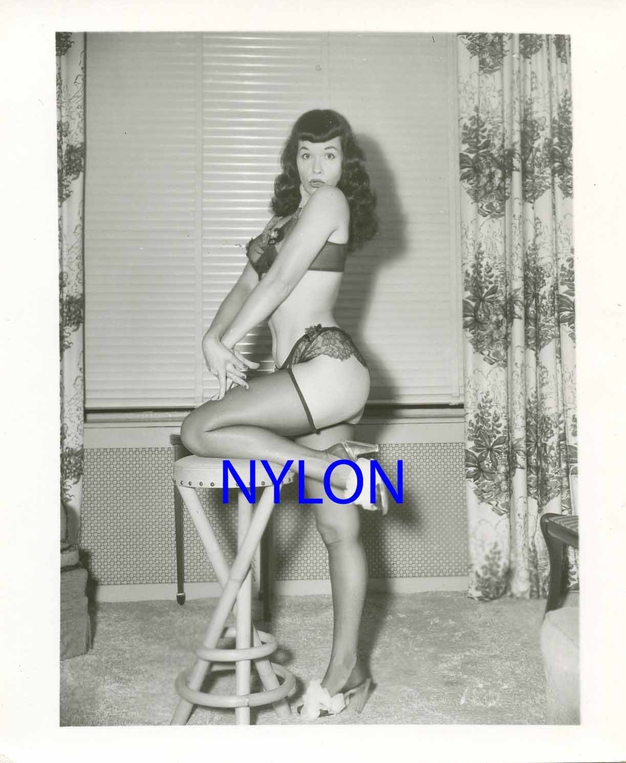RARE BETTIE PAGE VINTAGE 1950\'s 4 x 5 PHOTOGRAPH BY JACK BRADLEY