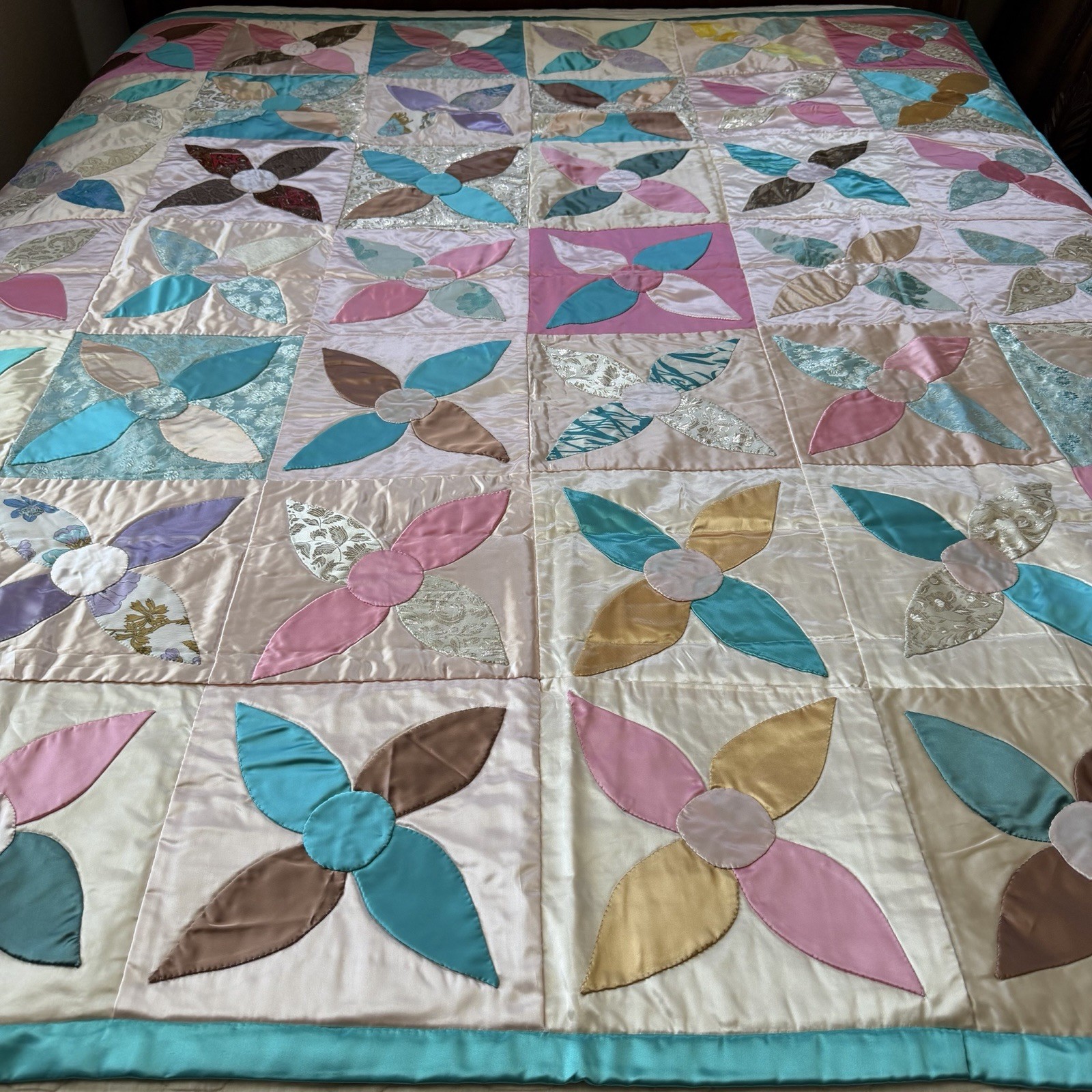 Vintage Satin Applique Quilt Floral Pinwheel Bedspread Turquoise Pink 64x72