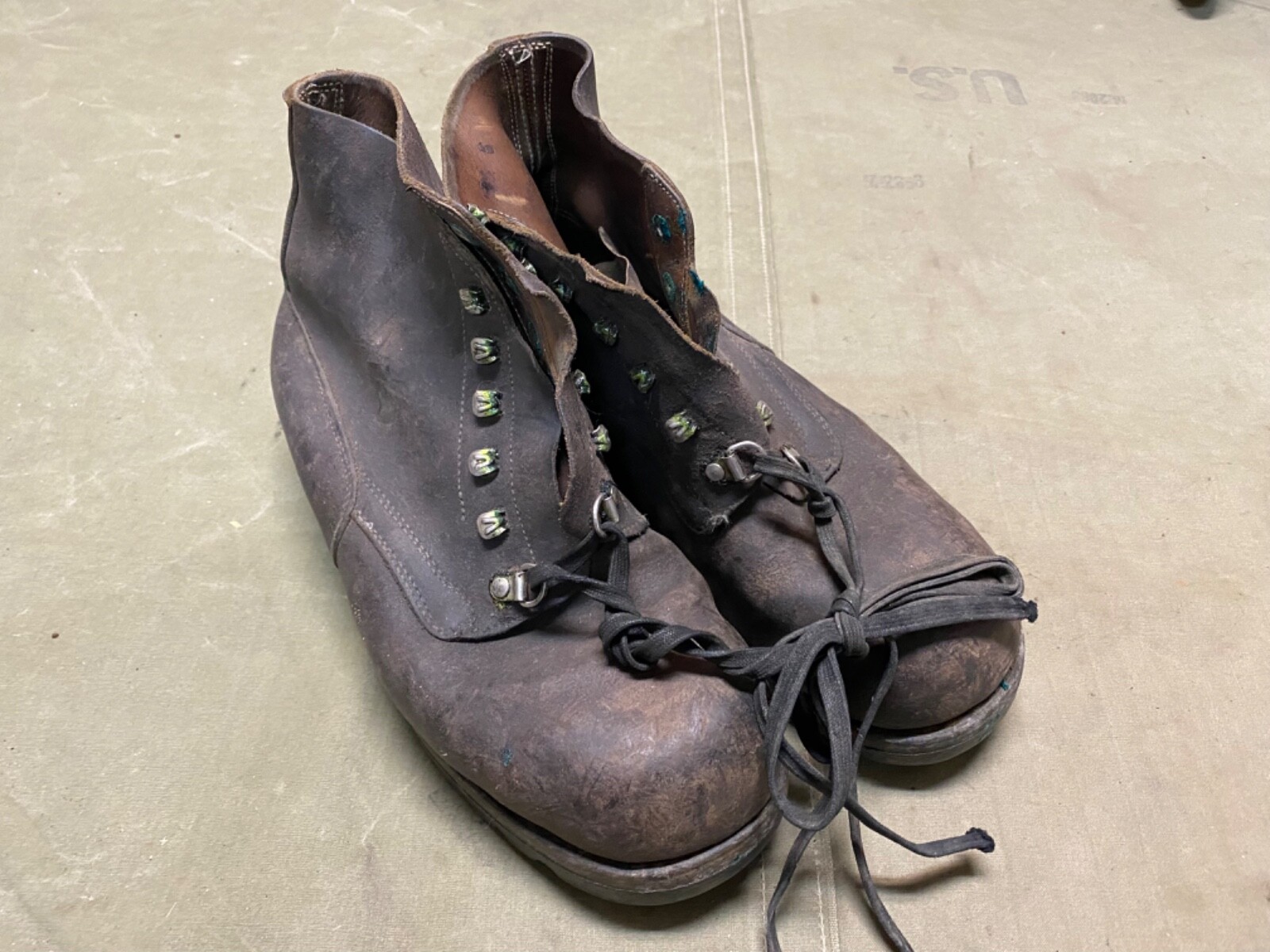WWII GERMAN M1943 MOUNTAINEER BOOTS LOW BOOTS- SIZE 10, POST WAR SWEDISH MADE