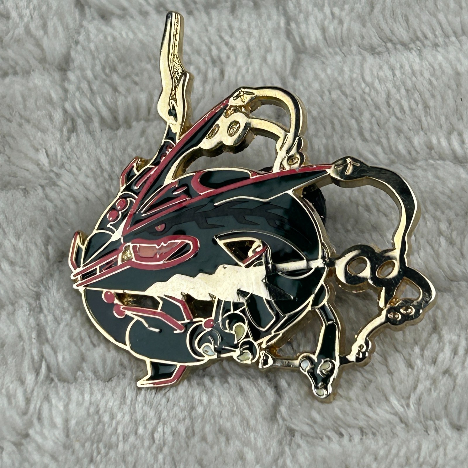 Pokemon Shiny Mega Rayquaza Rare Official Pin - 2015